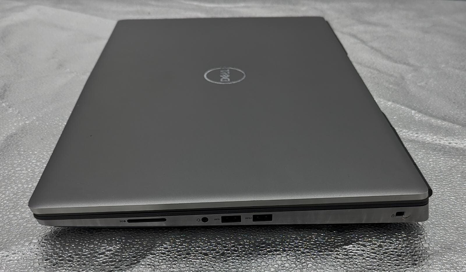 Dell PRECISION 7750 17.3″ I5-10400H 260GHz. 1TB SSD 32GB W10