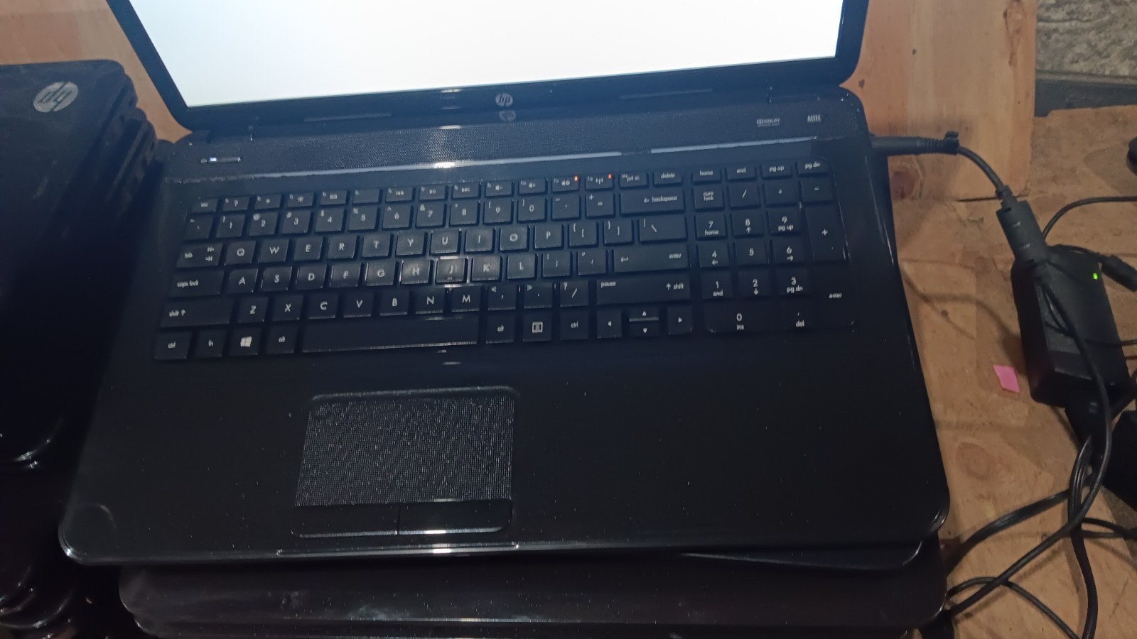 17.3″ HP Pavilion g7 Laptop Core i3-3110M @ 2.40 GHz 17.3″ LCD Screen AC Adapter