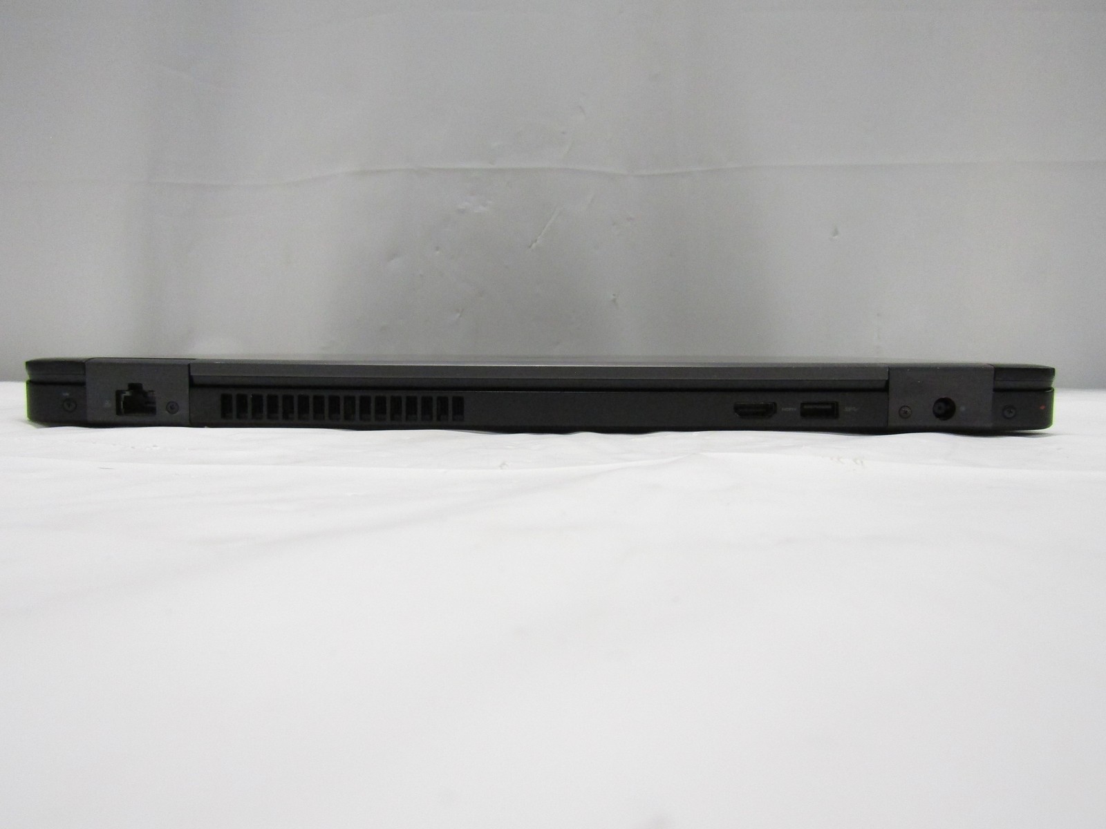 Dell Latitude 5580 2.90GHz Core i7-7820HQ 8GB RAM 15.6″ FHD Touch NO HDD/BATT/OS