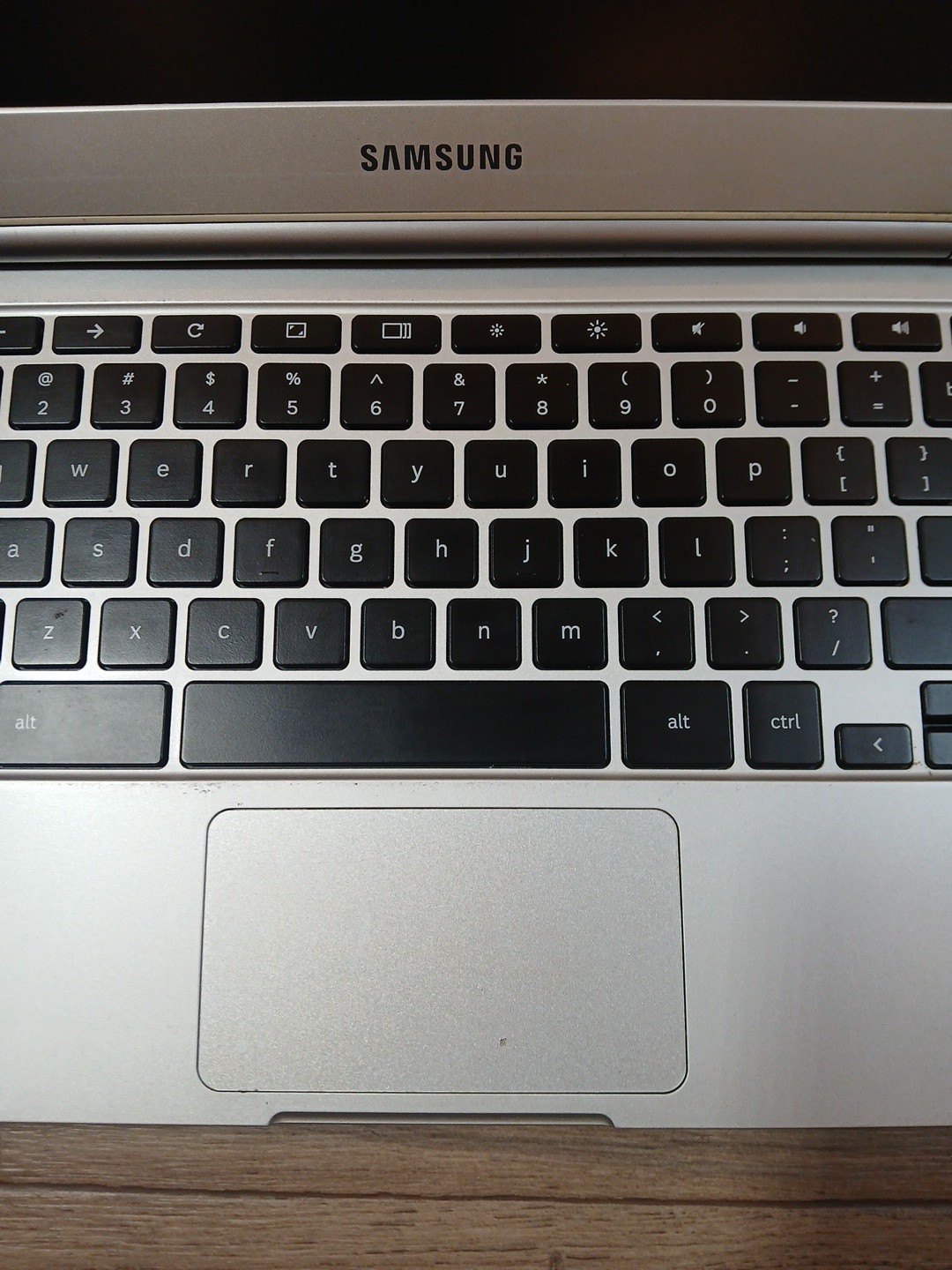 Samsung Laptop Chromebook XE303C12 Dual-Core 1.7GHz 2GB 16GB UNTESTED NO CHARGER