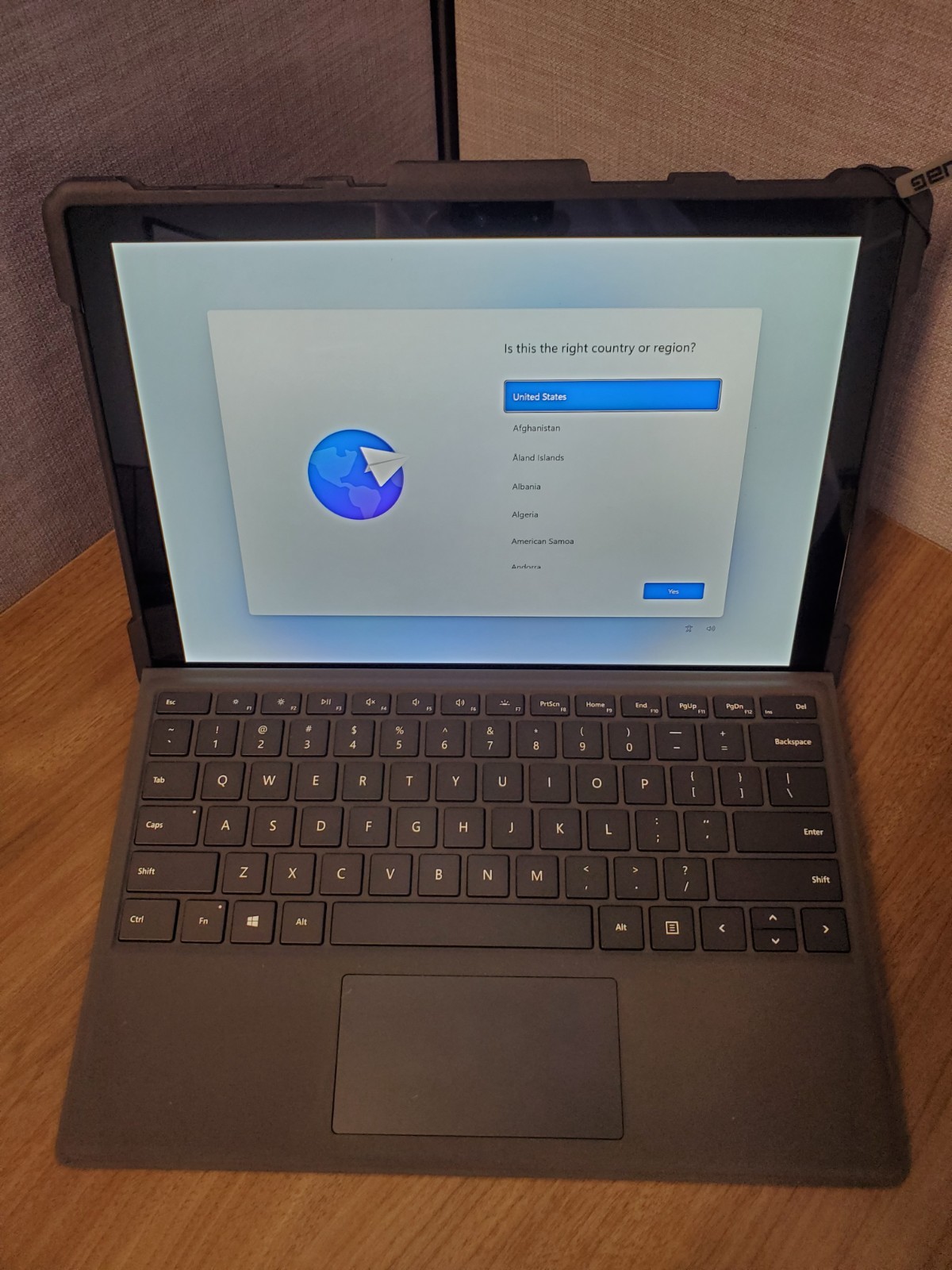 Surface Pro 6 | i5-8350U | 8GB RAM | 256GB SSD | Win11 Pro | READ DESCRIPTION