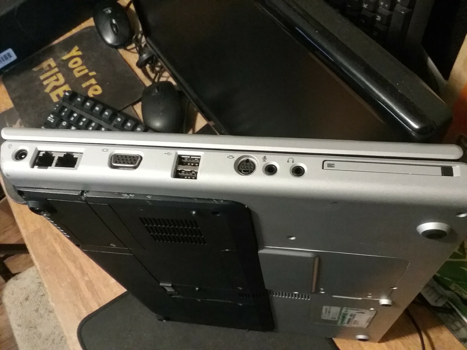 HP Pavilion Dv4000 Dv4130us laptop – LCD Glossy Screen good + Many other parts