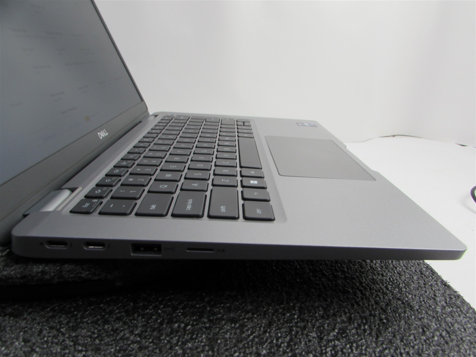 DELL LATITUDE 5330 FHD TOUCHSCREEN I5-1245U 10 CORE 512GB SSD 16GB RAM NO O.S