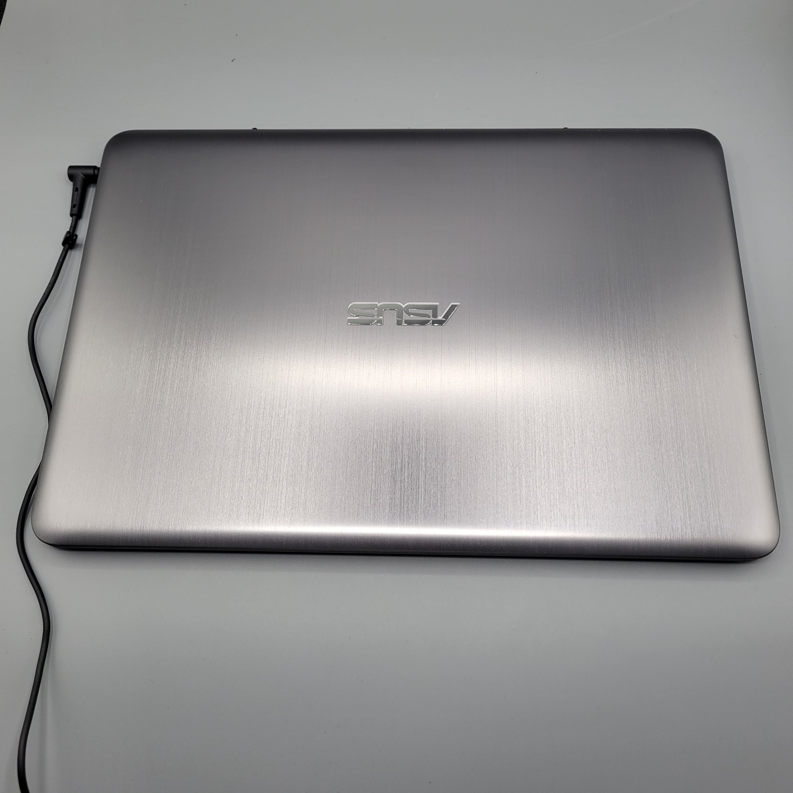 Asus Notebook PC E403N E403N 14″ Celeron N3350 1.1GHz 4GB RAM (FOR PARTS/REPAIR)