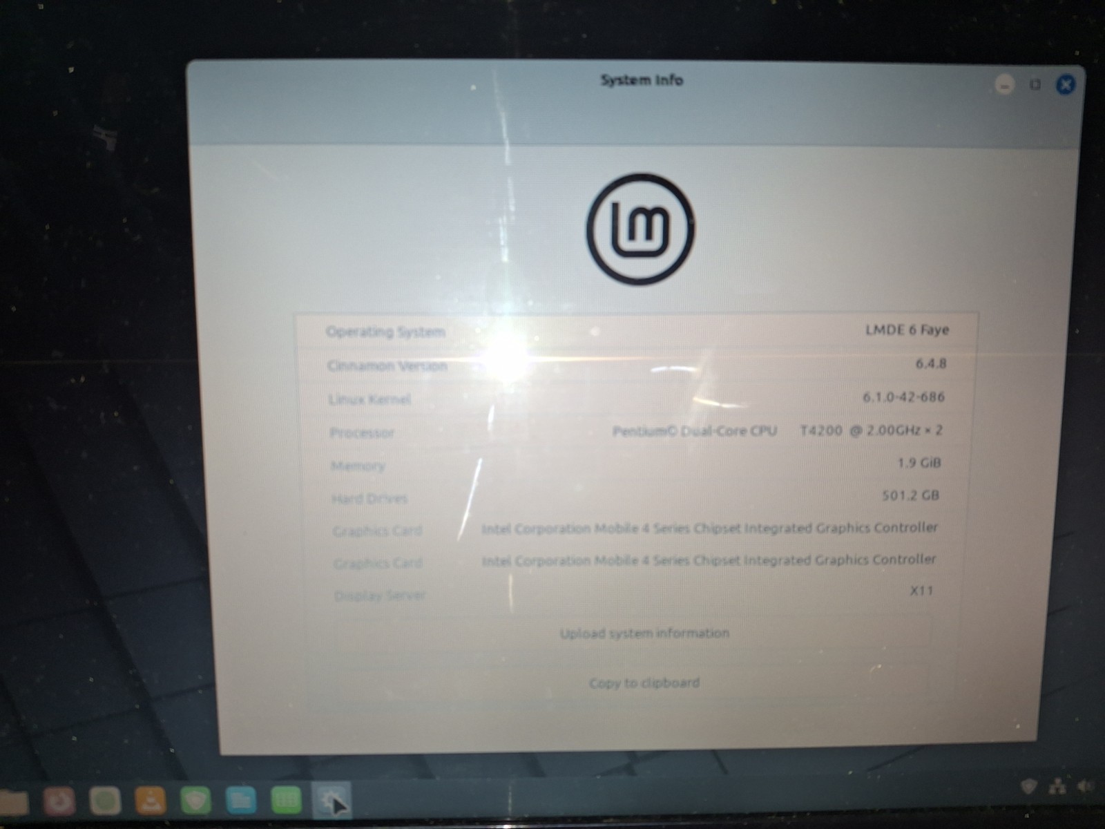 Dell Inspiron 1545 laptop with Linux Mint OS