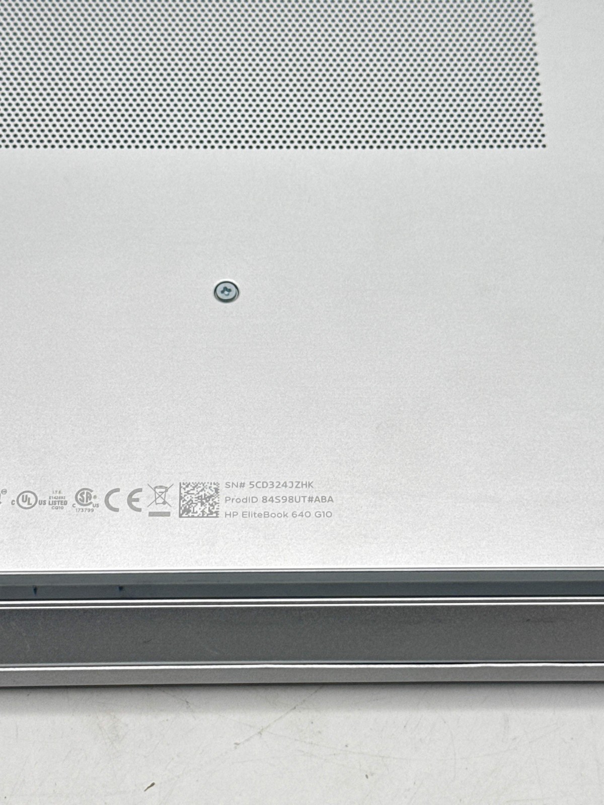 HP EliteBook 640 G10 14.0″ FHD Touch Core i5-1335U 1.30GHz 256GB SSD 8GB RAM