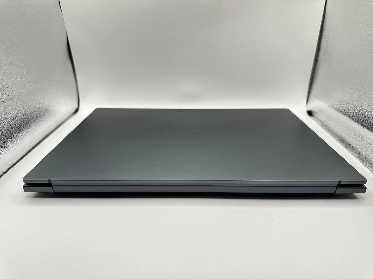 ASUS ZenBook 14″ OLED Touch UX3405 – Ultra 9 285H/ 32GB RAM/ 1TB SSD **GOOD**