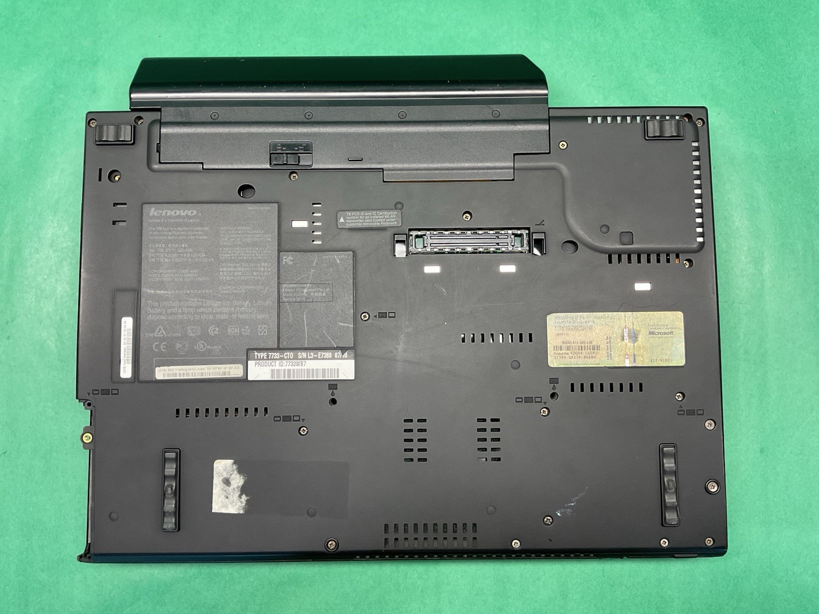 Lenovo Thinkpad R61 – Powers On – NO HARD DRIVE- Untested