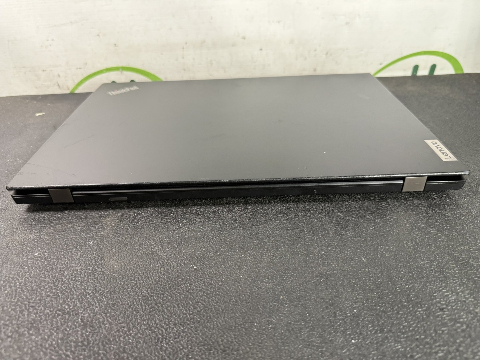 Lenovo ThinkPad P15v Gen 1 i7-10850H 2.7GHz 32GB DDR4 NO SSD P620 Laptop – READ