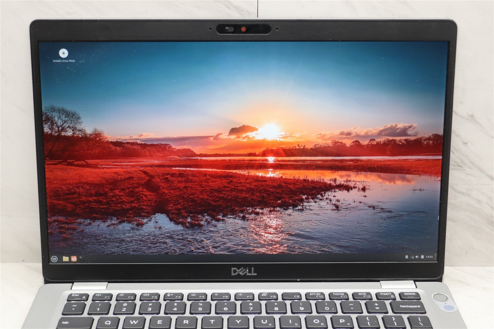 Dell Latitude 5410 14″ i5-10310U 1.7GHz 8GB FHD Laptop 1080p w/ Adapter