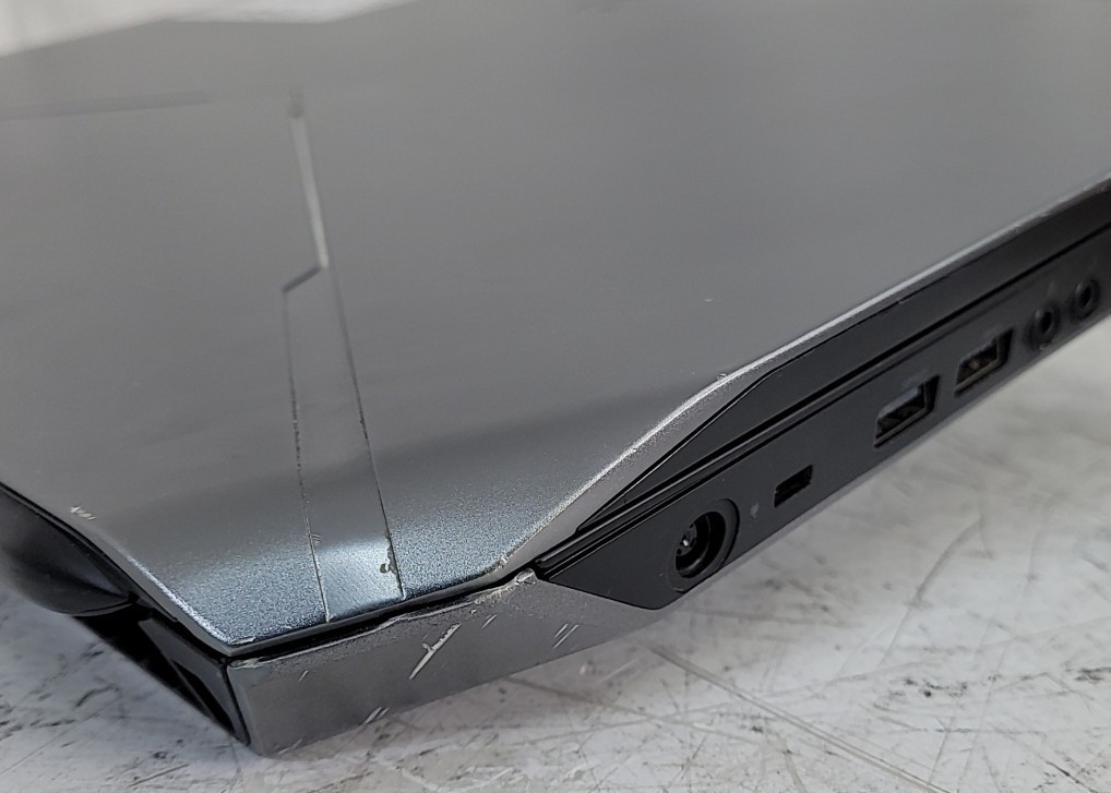 ALIENWARE 17 R3 P43F Laptop Core I7-6770HQ 16GB 1TB SEE NOTES