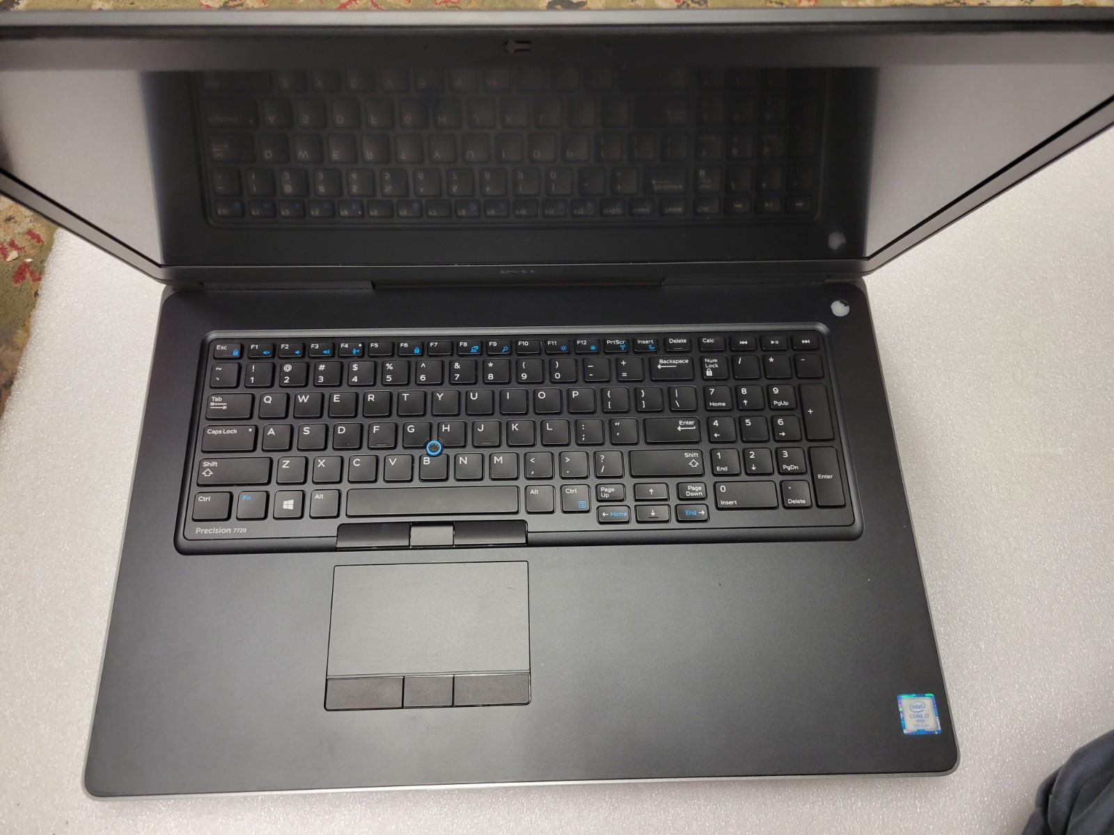 Dell Precision 7720 i7-7820HQ 2.90GHz 32gb Ram 500gb ssd no charger