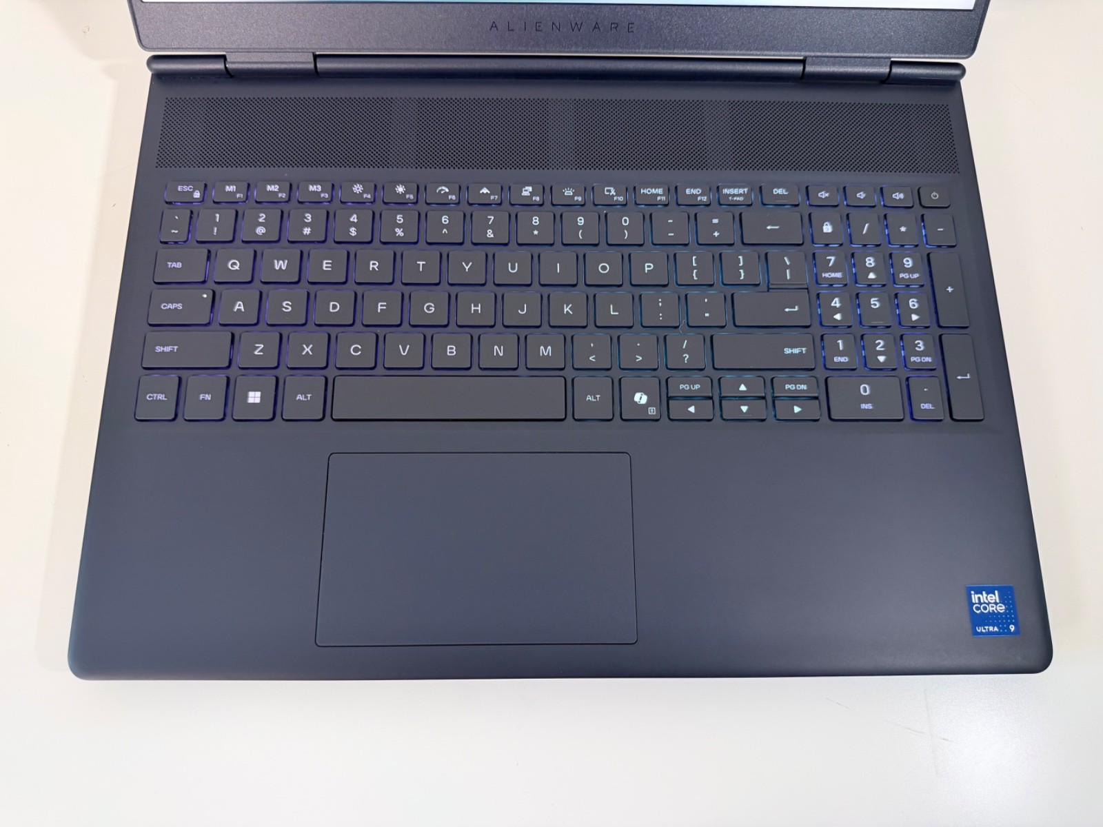 Alienware 16X Aurora 16″ Gaming Laptop Intel 275HX/32GB RAM/RTX 5060/1TB SSD