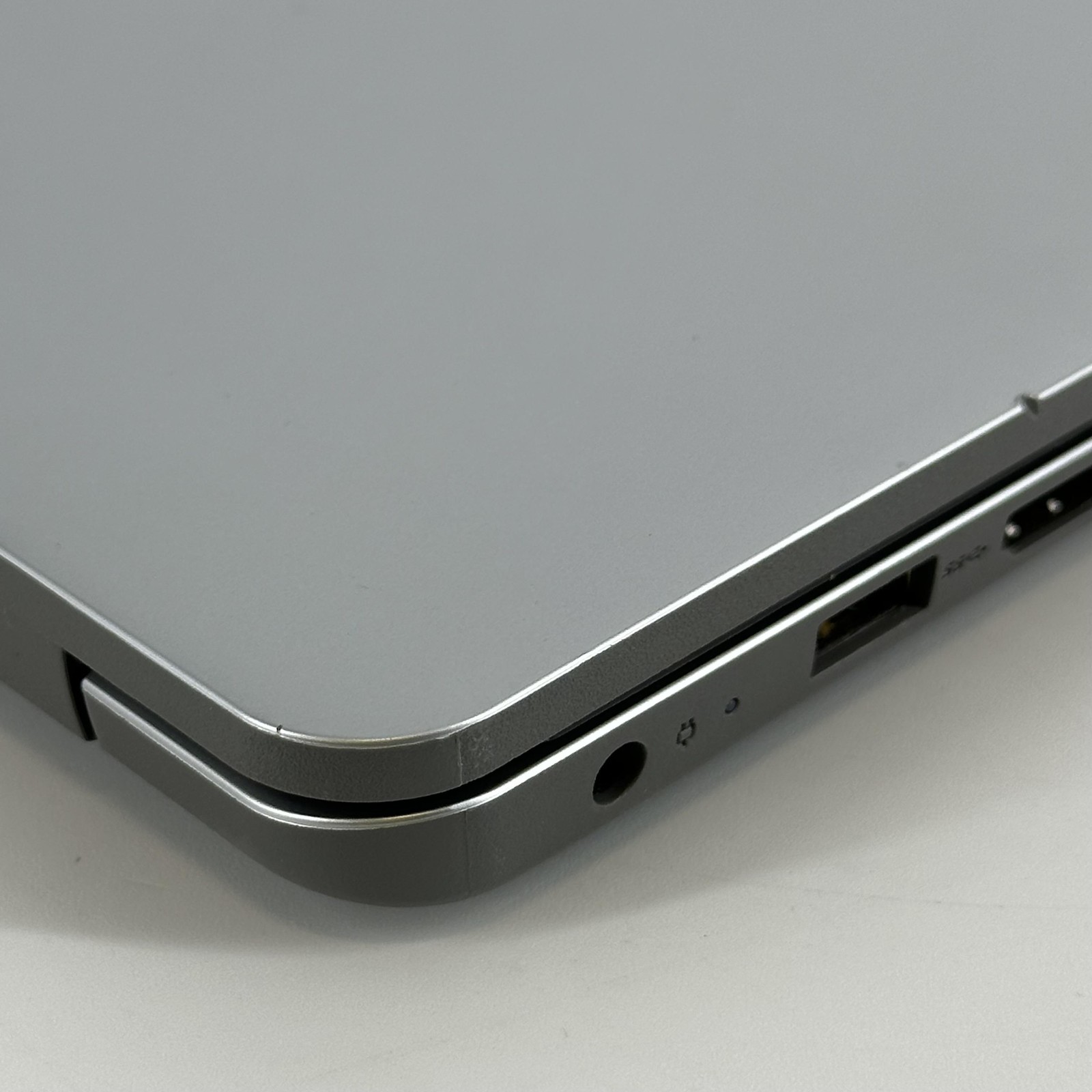 Dell IdeaPad 1 15.6 HD 2.3 GHz Athlon Silver 3050U 4GB 128GB SSD Good