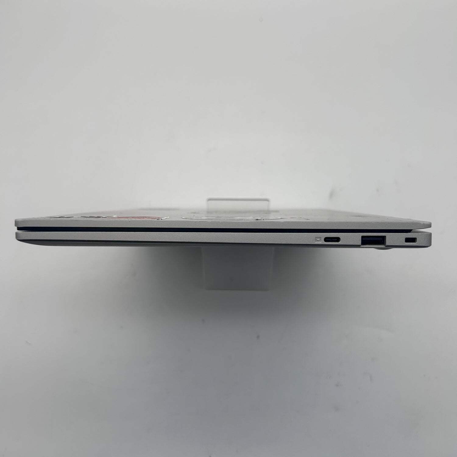 Samsung Galaxy Book Go NP340XLA 14″ Snapdragon 7c 2.5GHz 4GB RAM 128GB SSD