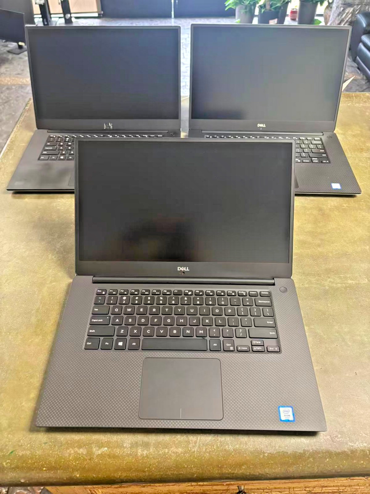 Dell Precision 5530 15″ FHD 1080p Xeon E-2176M 16GB RAM 512gb NVME Win11 READ*