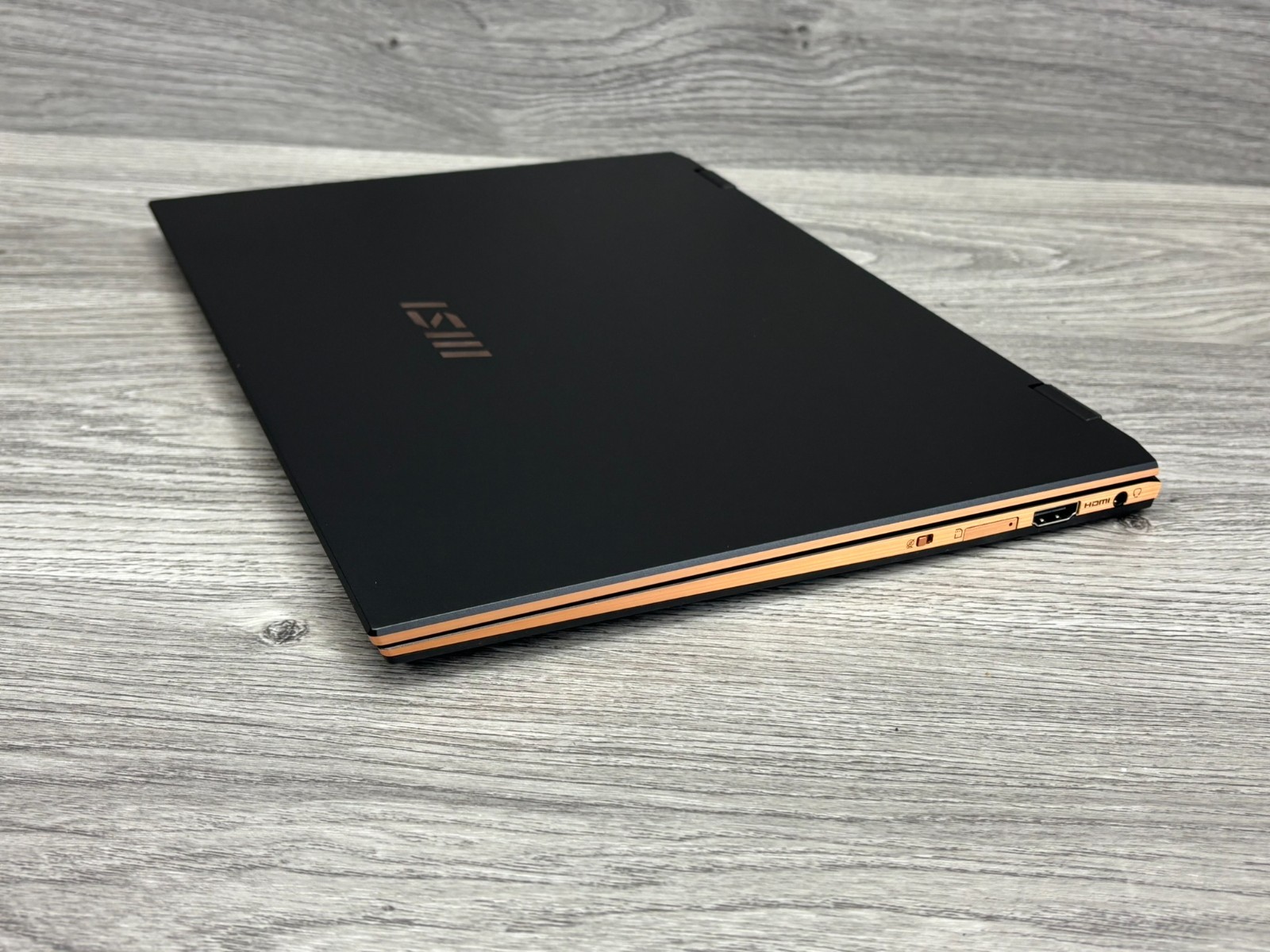 MSI Summit E13 Flip Evo A13MT 13.4″ FHD Touch i7-1360P 16GB 1TB W11H 2in1 Laptop