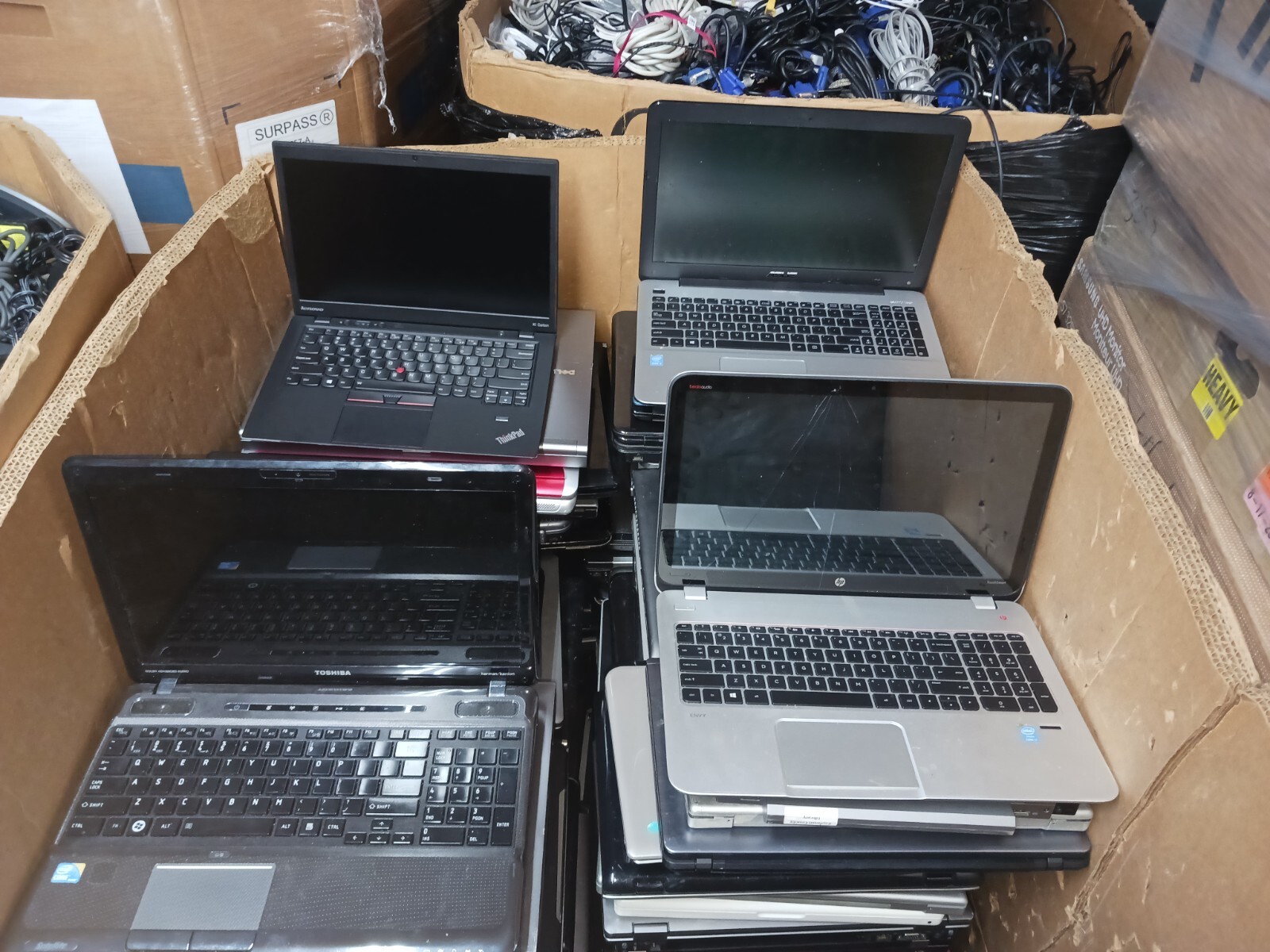 LOT OF 5 (FIVE LAPTOPS) – Will pick 5 from the pallet RANDON MIX -Great Deals