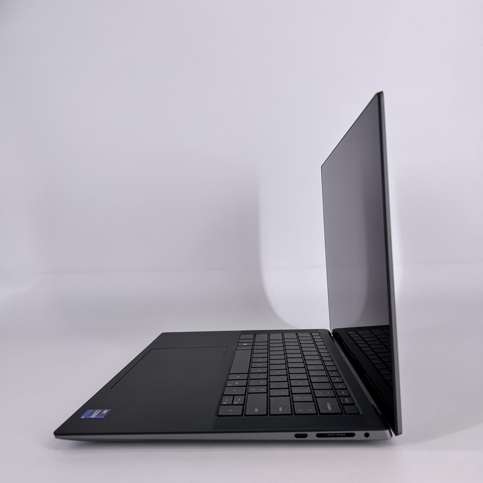 Dell Precision 5570 15.6 UHD+ 2.5 GHz i9-12900H 8GB 1TB SSD RTX A2000 Excellent