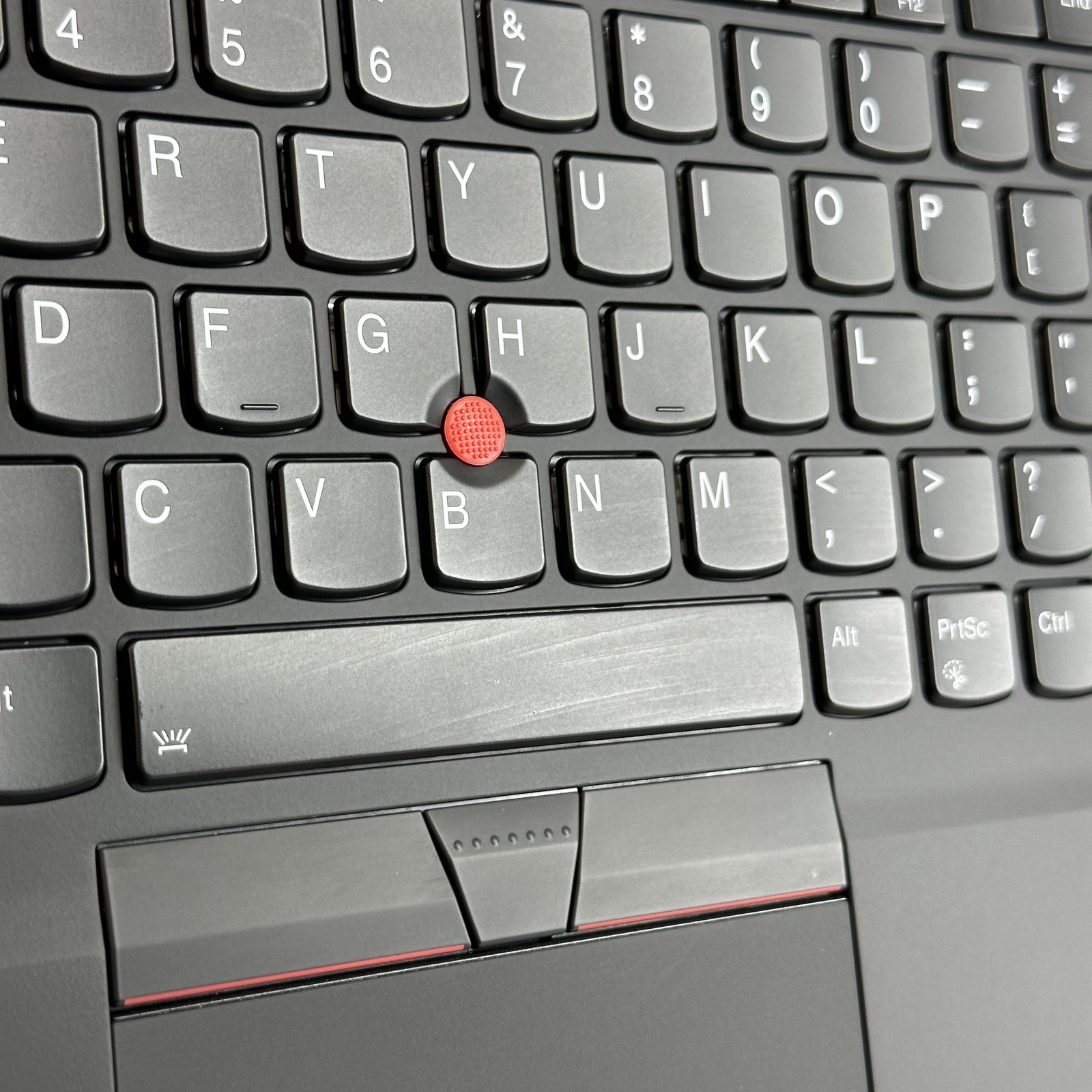Lenovo ThinkPad P1 Gen 2 15.6 FHD i9-9880H 2.30GHz 16GB 512GB SSD Quadro T2000