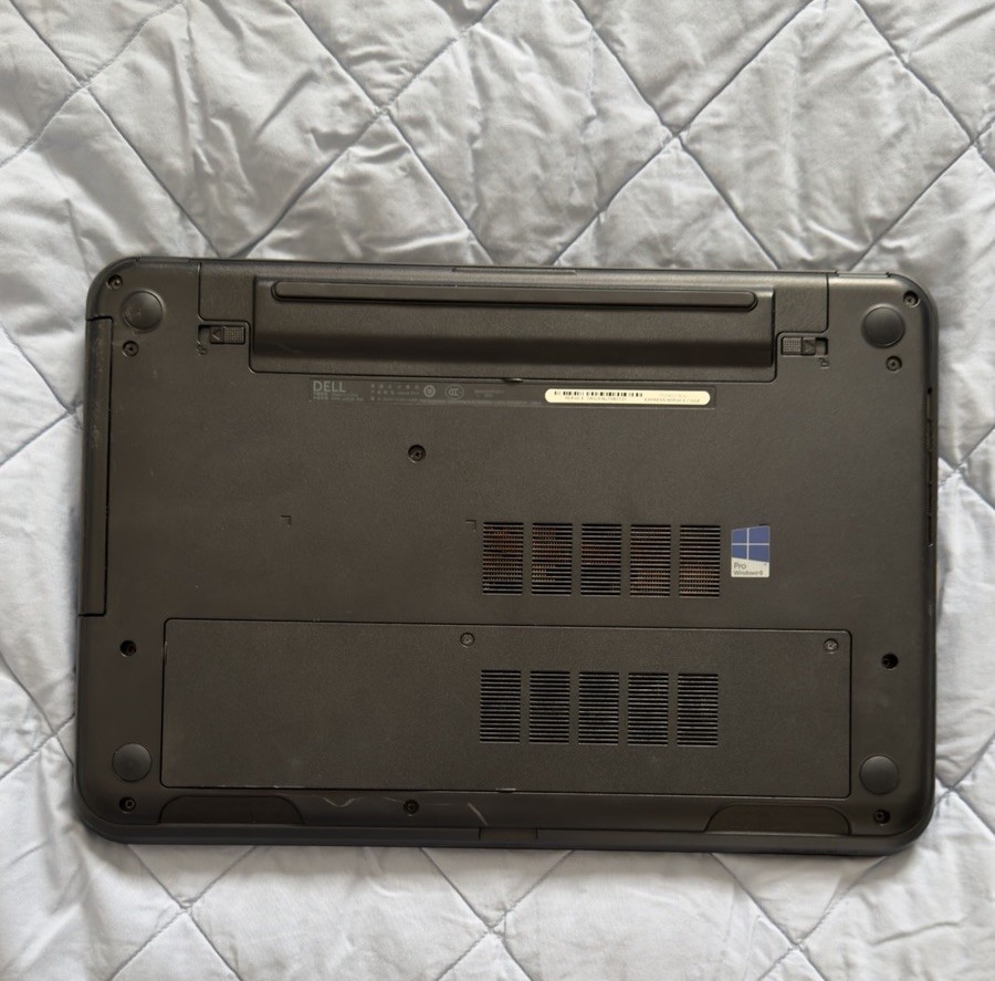 Dell Latitude 3540 Intel Core i5 Windows 8 Pro Gray/Black Notebook/Laptop