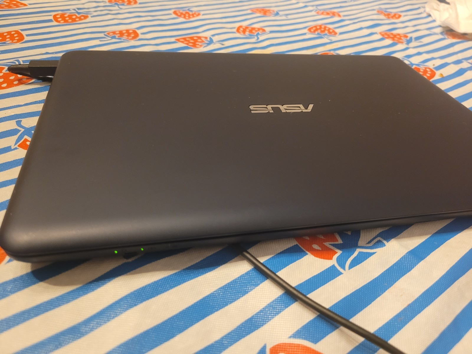 ASUS Eeebook X205TA 11.3in. (32GB, Intel Atom, 1.33GHz, 2GB) Notebook/Laptop…