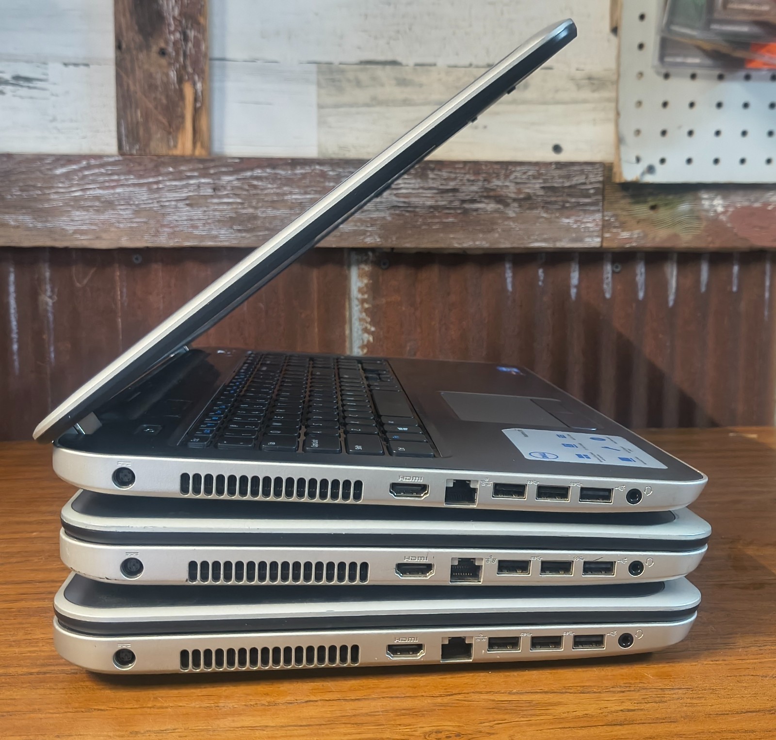 [Lot of 3] Dell Inspiron 17R 5721 – No OS – (Core i7 / AMD GPU / 8GB / 1TB / DVD