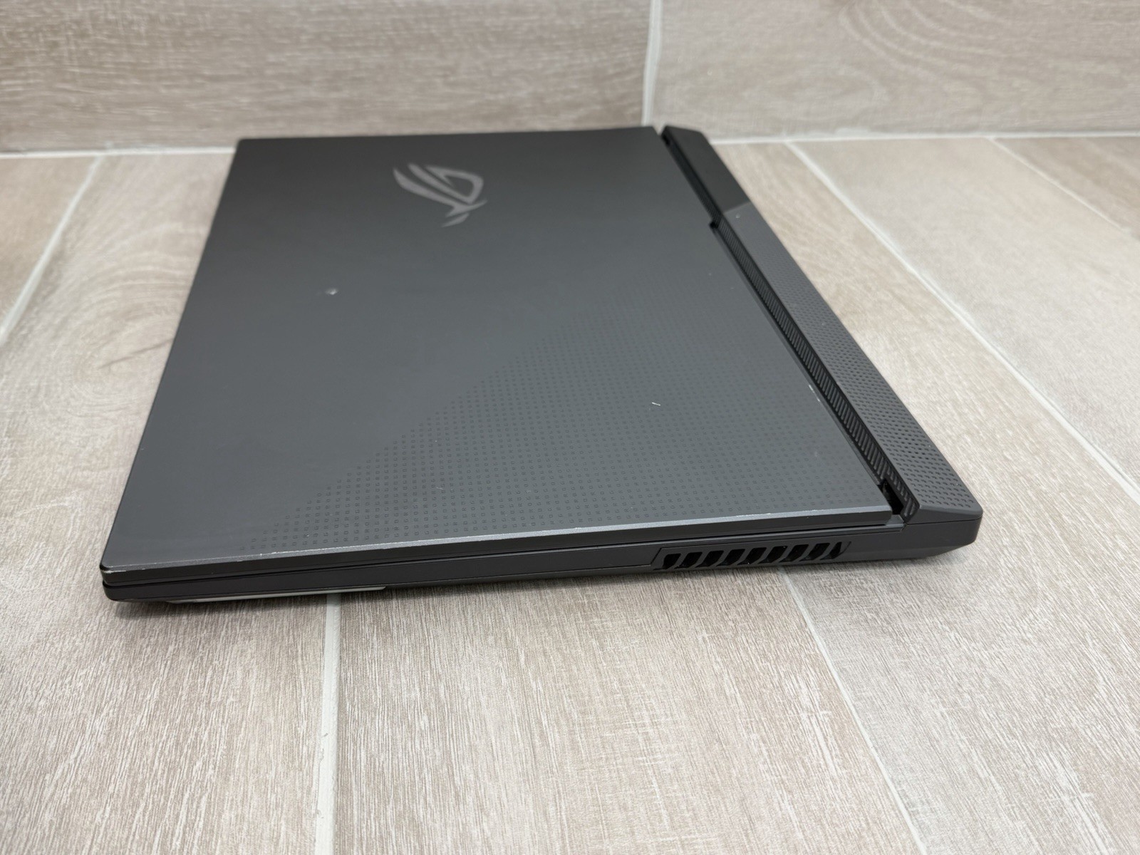 Asus ROG Strix G713 17″ Ryzen 7 5800H GeForce RT 3050 16GB RAM 512GB NVMe