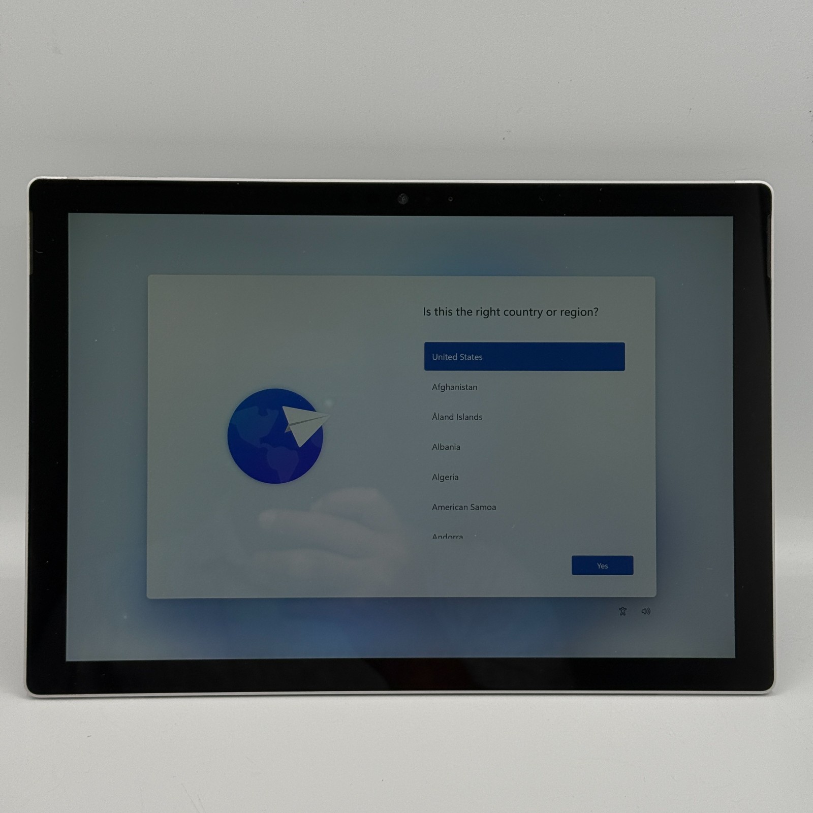 Microsoft Surface Pro 6 1796 i7-8650U 8GB RAM 256GB SSD 12.3″ Win11 Pro Tablet