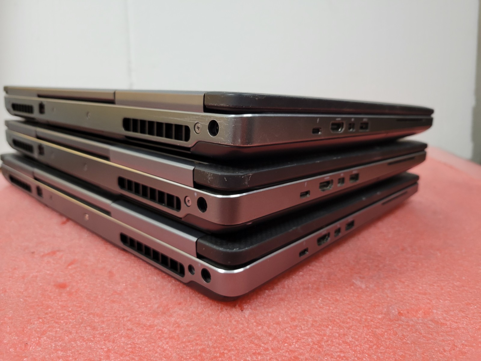 3x Dell Precision 7510/7520 15.6″ E3/i7 (BIOS) *No OS/HDD/RAM/AS IS* | C1061DS