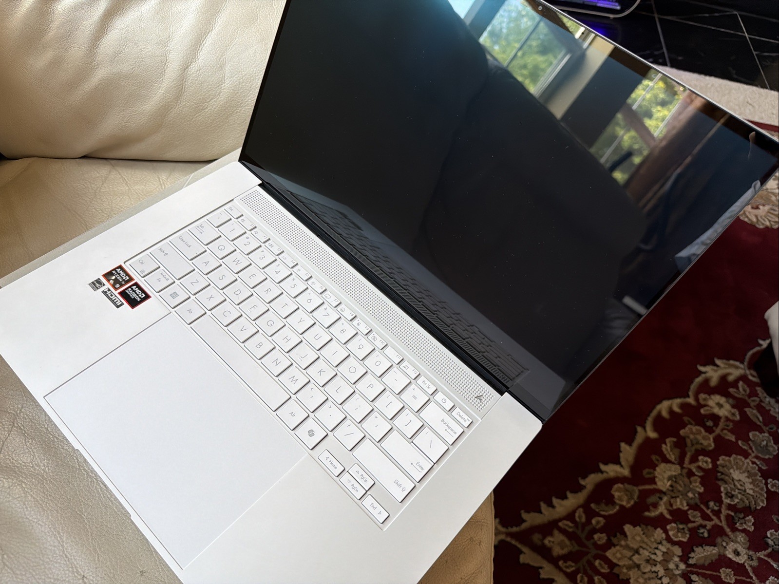 ASUS Zenbook S 16 16” 3K OLED Touchscreen 120Hz AMD Ryzen AI 9 365 24GB 1TB W11H
