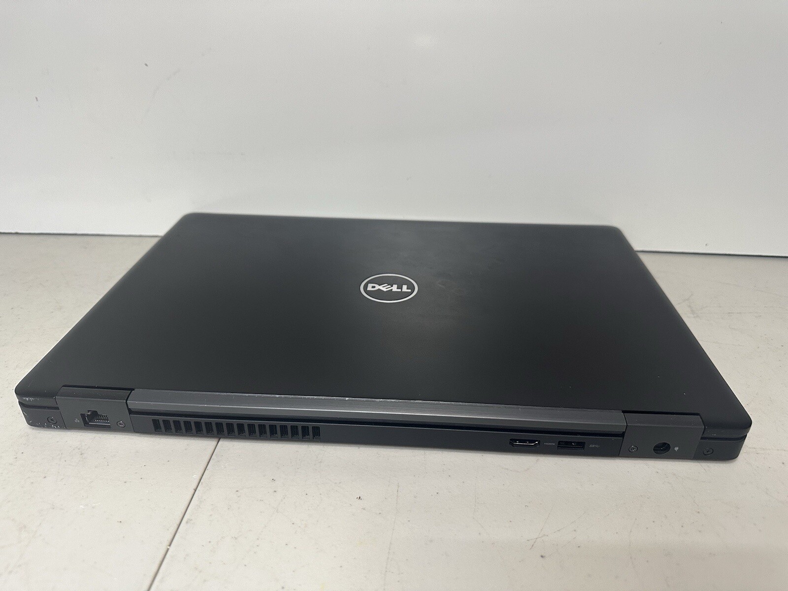 Cheap! Dell Latitude 5580 FHD 15.6″ Laptop Quad i5-7440HQ 2.80Ghz 16GB 256 SSD