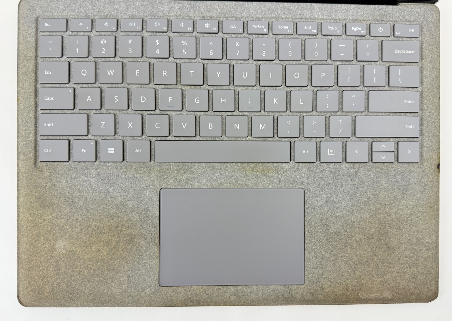 Microsoft Surface Laptop 2 1769 13.5″ Touch i5-8250 8GB 256GB SSD W11H – READ