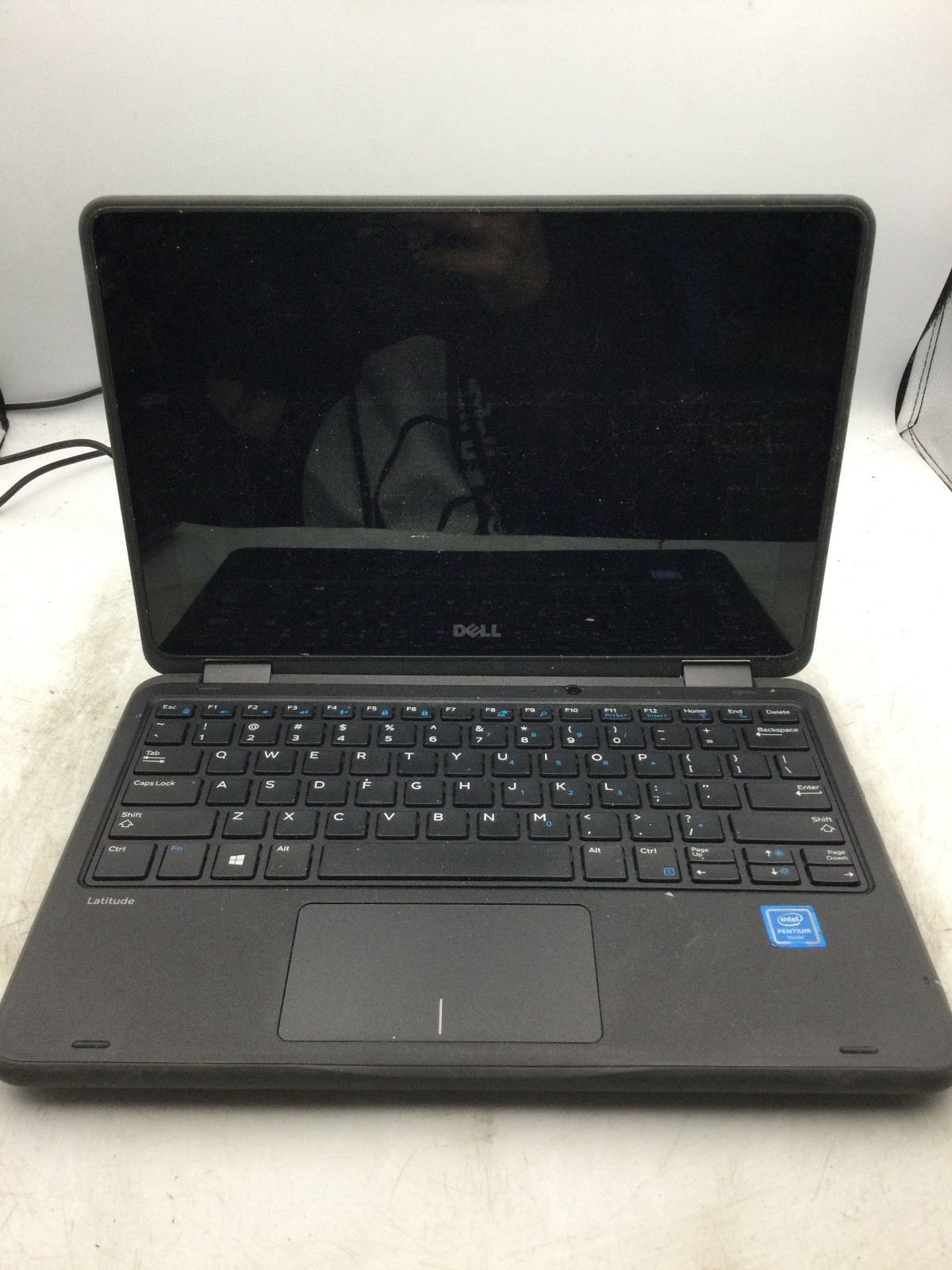 DELL LATITUDE 3189 – FOR PARTS – INTEL PENTIUM – 4GB RAM – 11″ – READ DESC – BB