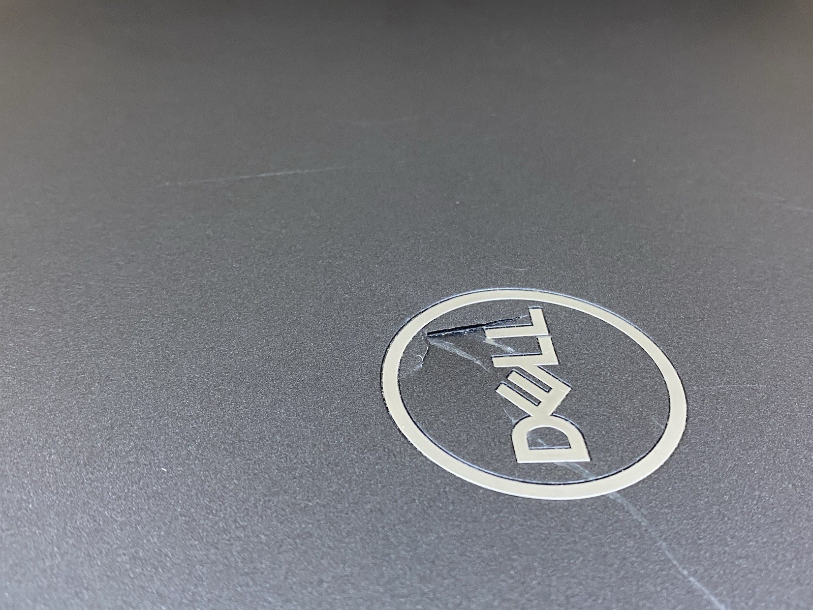 Dell Precision 3541 – 15.5″ FHD – i7-9850H – 8GB – 256GB SSD – Win 11 Pro READ