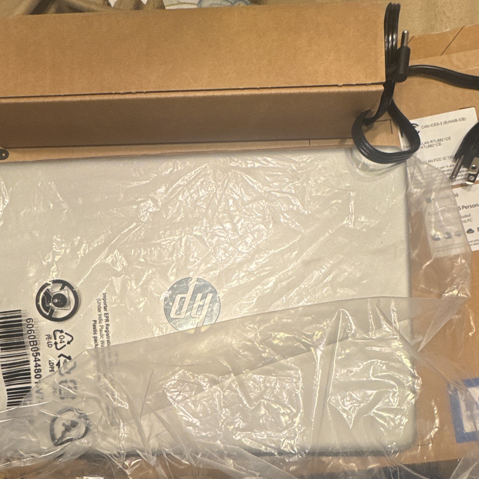 HP Chromebook 11.6in White Chrome OS Intel Celeron 4GB 16GB eMMC Charger