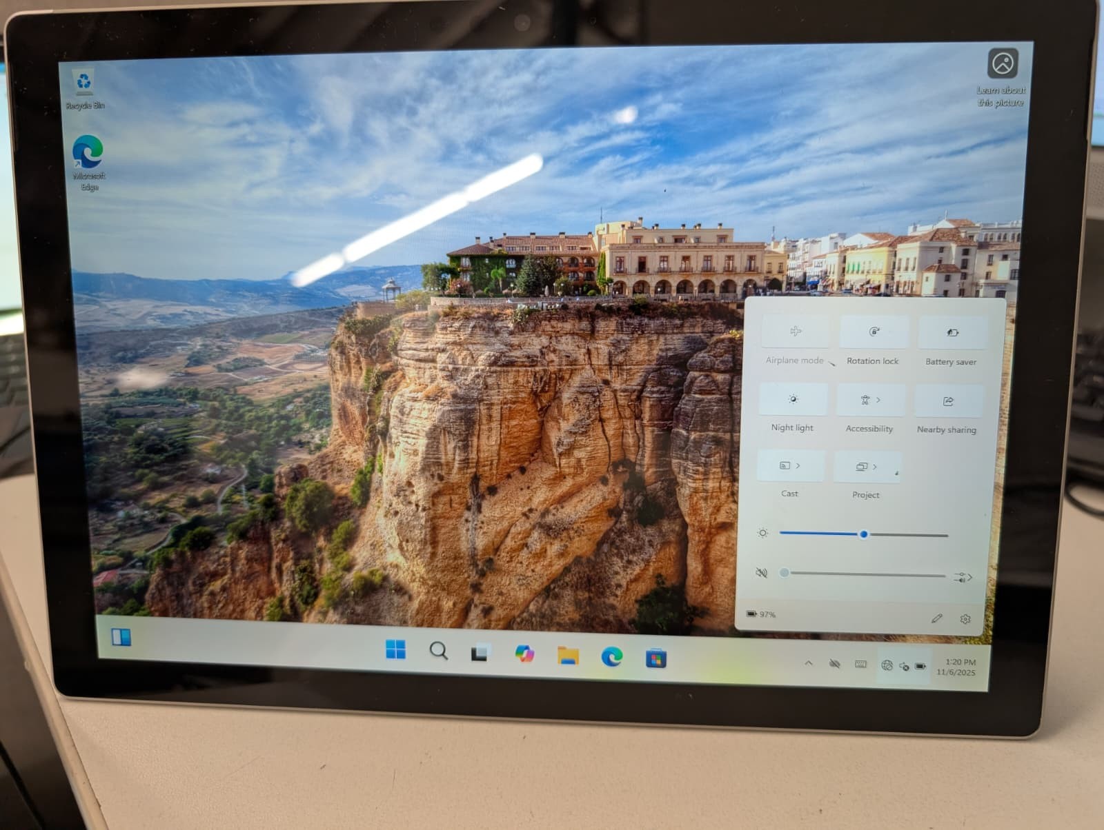 Microsoft Surface PRO 1796 Intel Core i7-7660U 2.5GHZ 8GB 256GB SSD Win11 Pro