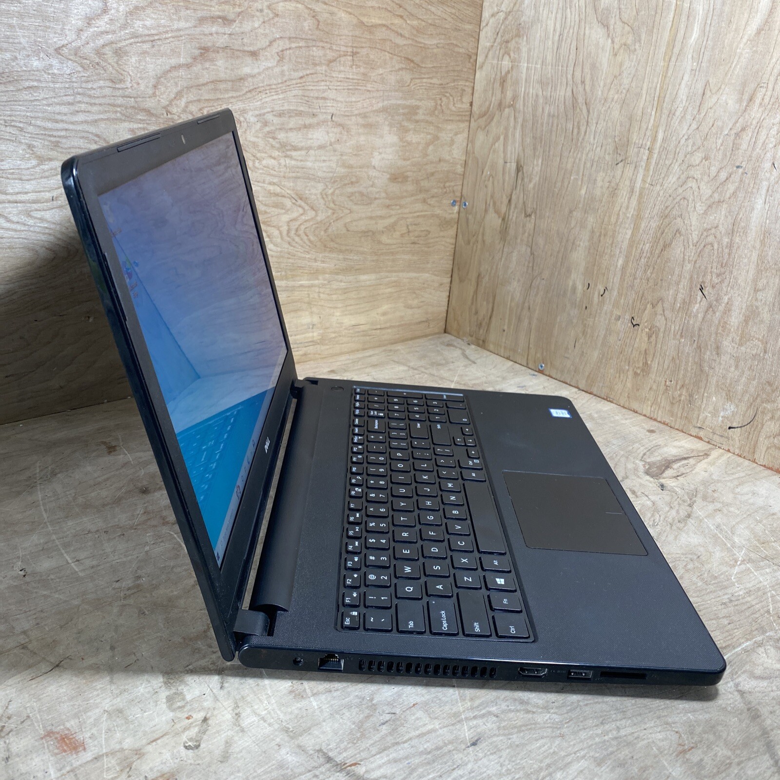 Dell Inspiron 5566 15.6″ i3-7100U @2.4GHz | 6GB | 240GB SSD | Touchscreen | W10H