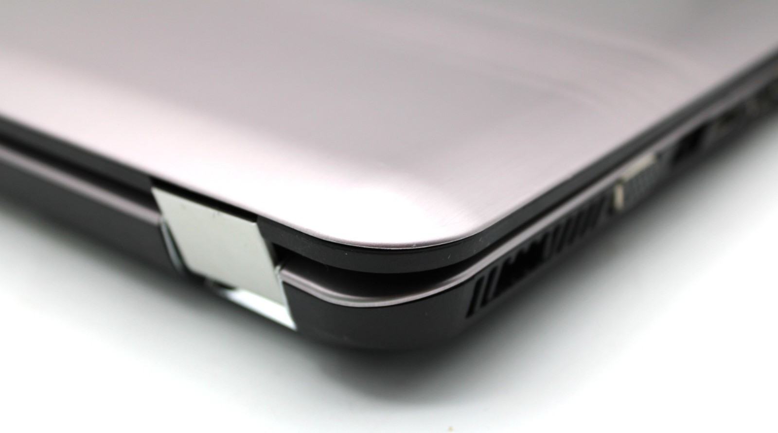 HP Pavilion Dv6 i3-370@2.4GHz 4GB DDR3 NO STORAGE OR OS OR BATTERY *USED/TESTED*