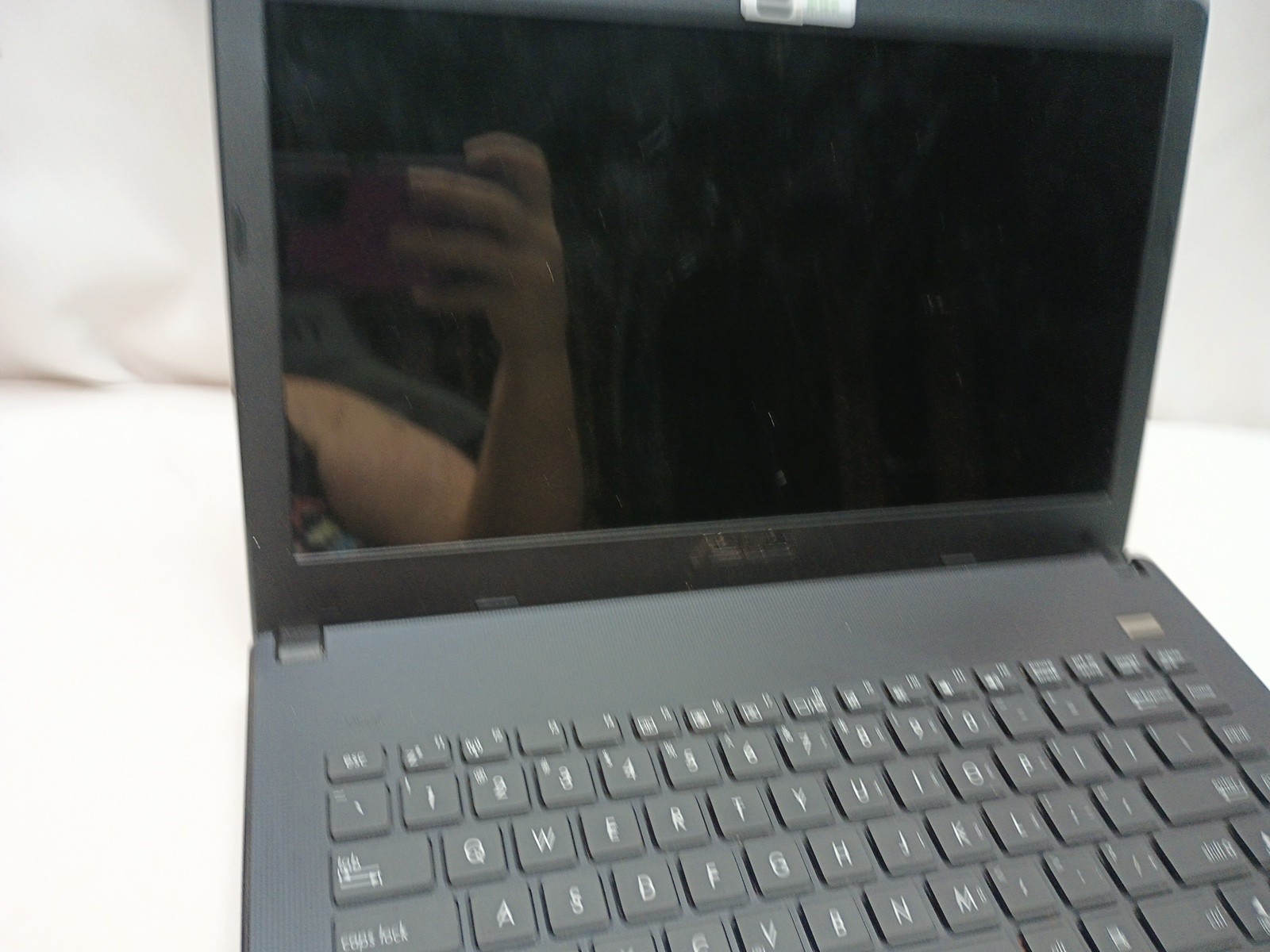 Asus X401U Laptop No Battery For Parts Or Repair Only Did Not Power On