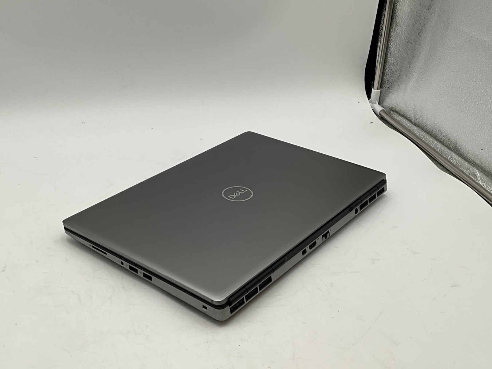 DELL Precision 7560 i7-11850H 2.50g 32GB 1tb T1200 15.6″ WIN11 Laptop 1S3S2J3