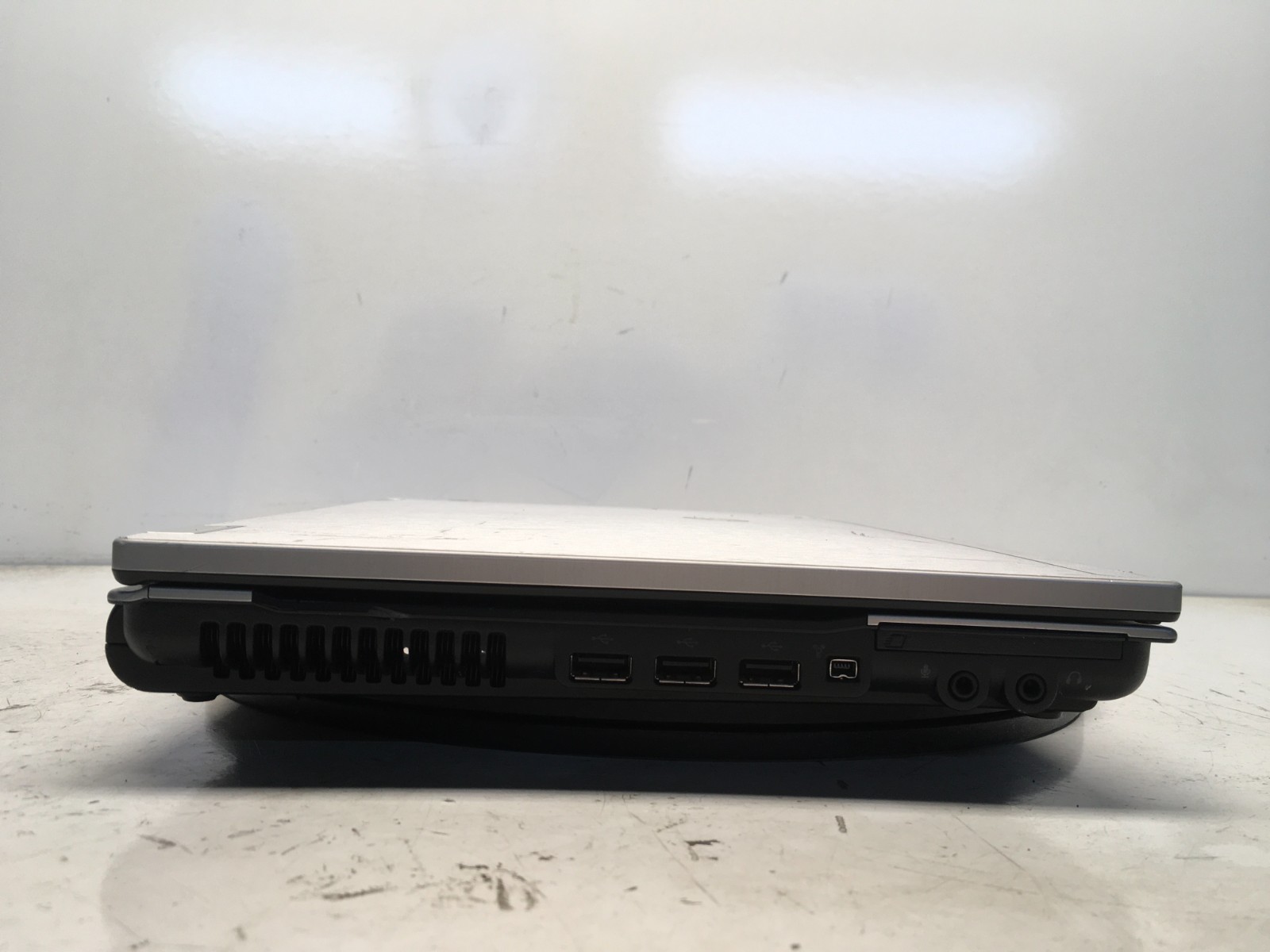 HP EliteBook 8440P Intel i5-M520 2.4GHz 6 GB NO HDD