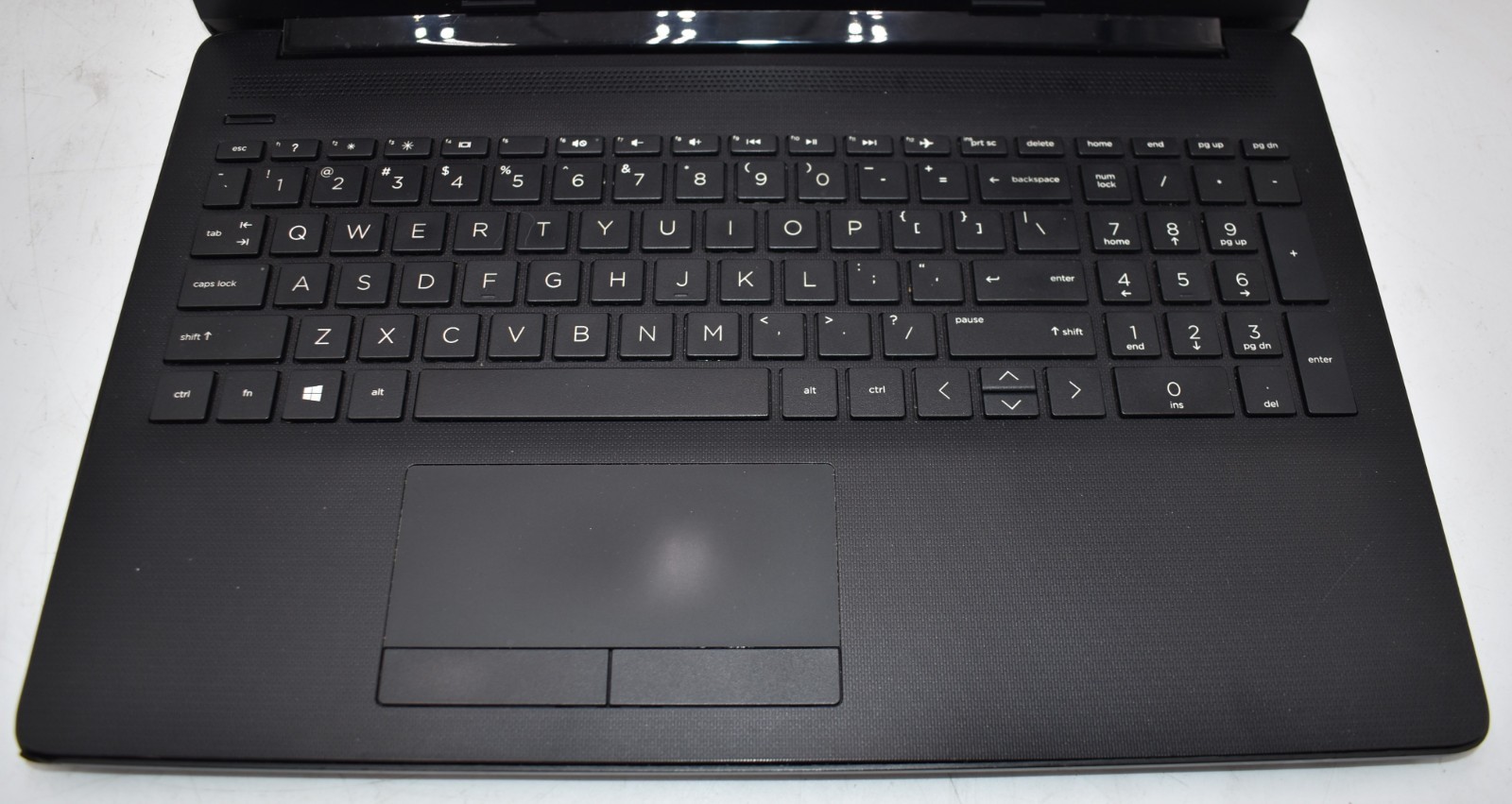 15.6″ HP Laptop 15-DB0011DX AMD A6-9225 @ 2.60GHz 8GB RAM 256GB SSD Win 10 Pro