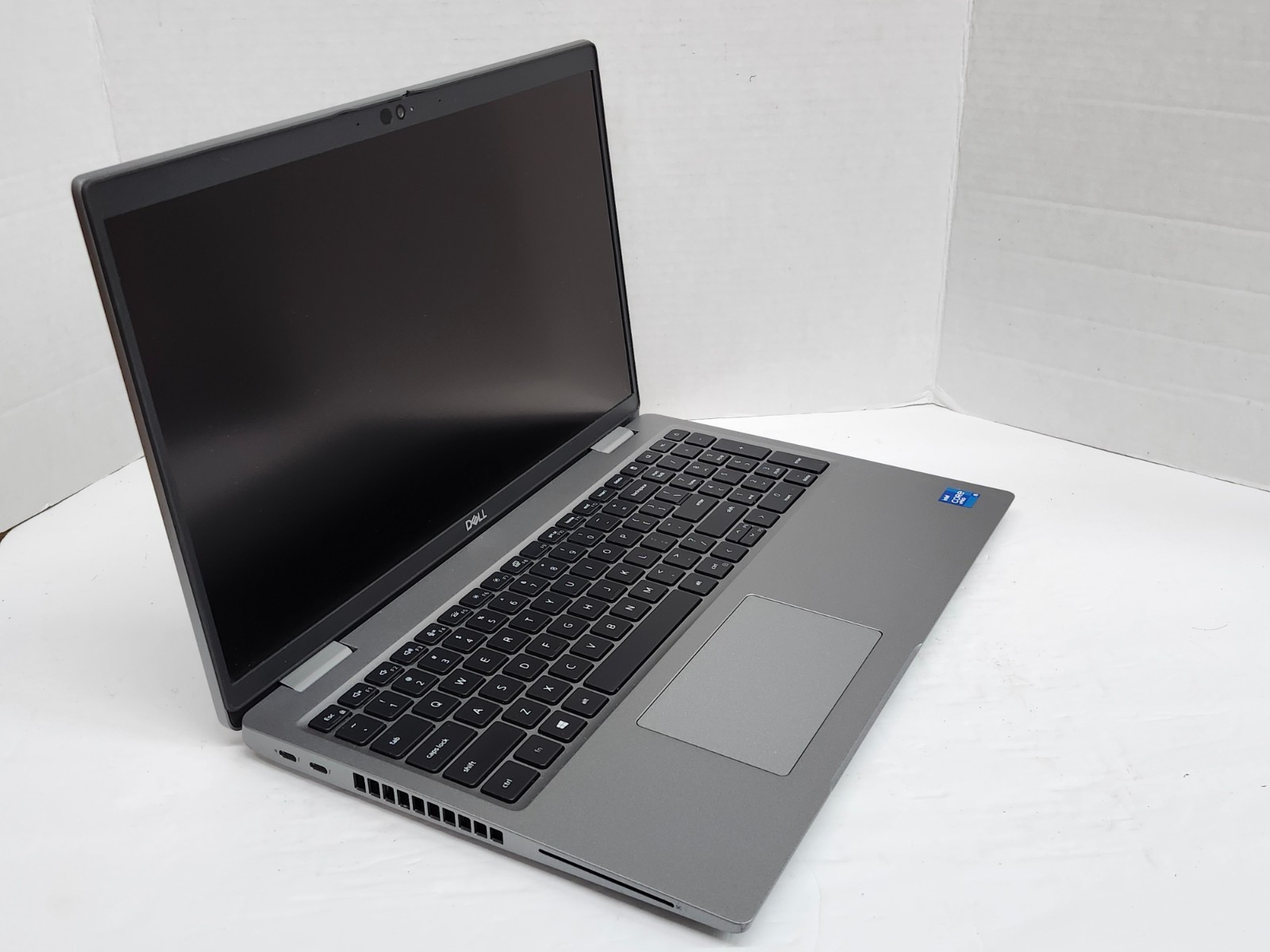 Dell Latitude 5520 Laptop – 11th Gen i5-1145G7 16GB 512GB Cam Backlit Touch Sp2