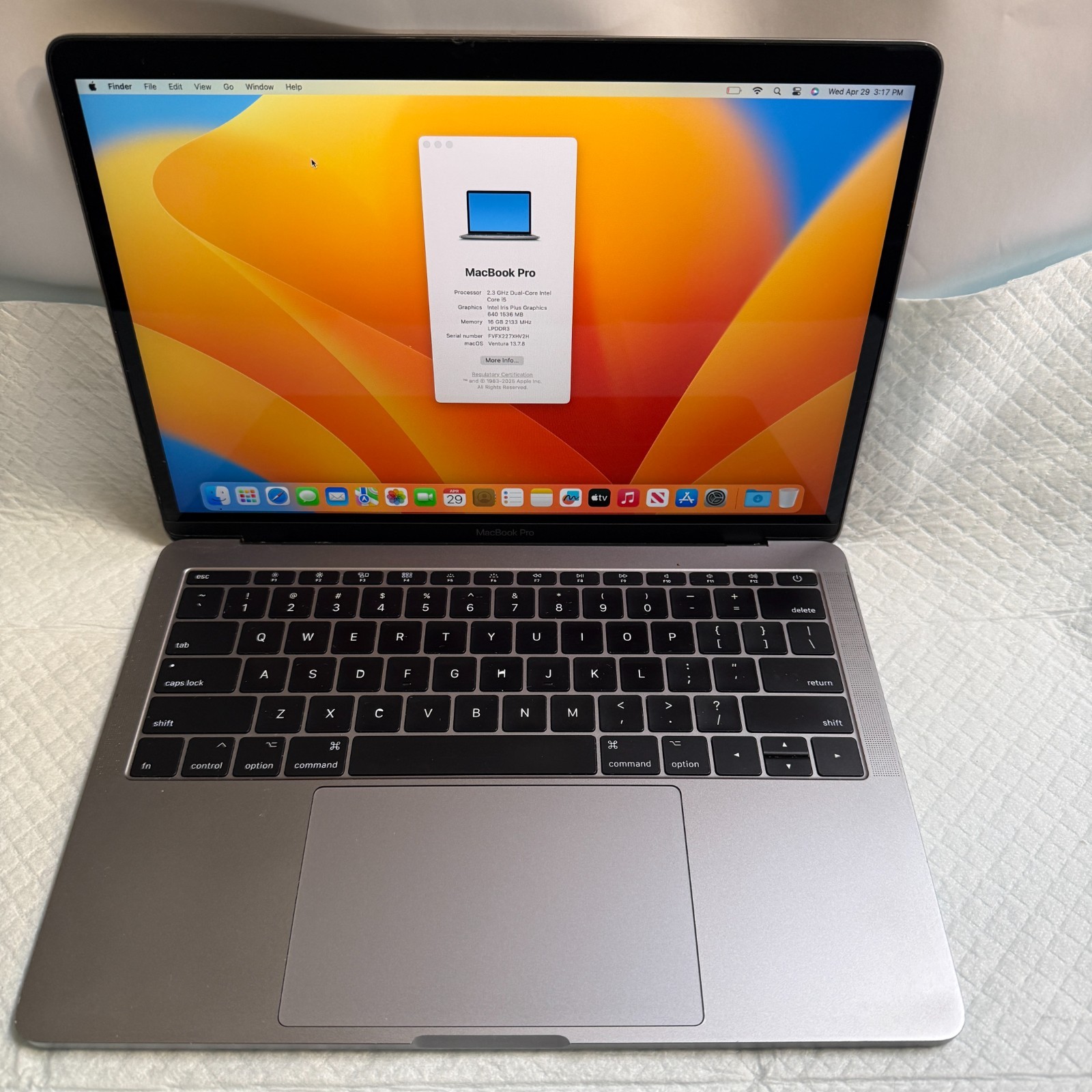Apple MacBook Pro 13″ 2017 i5 2.3GHz 16GB RAM 256GB SSD Space Gray A1708