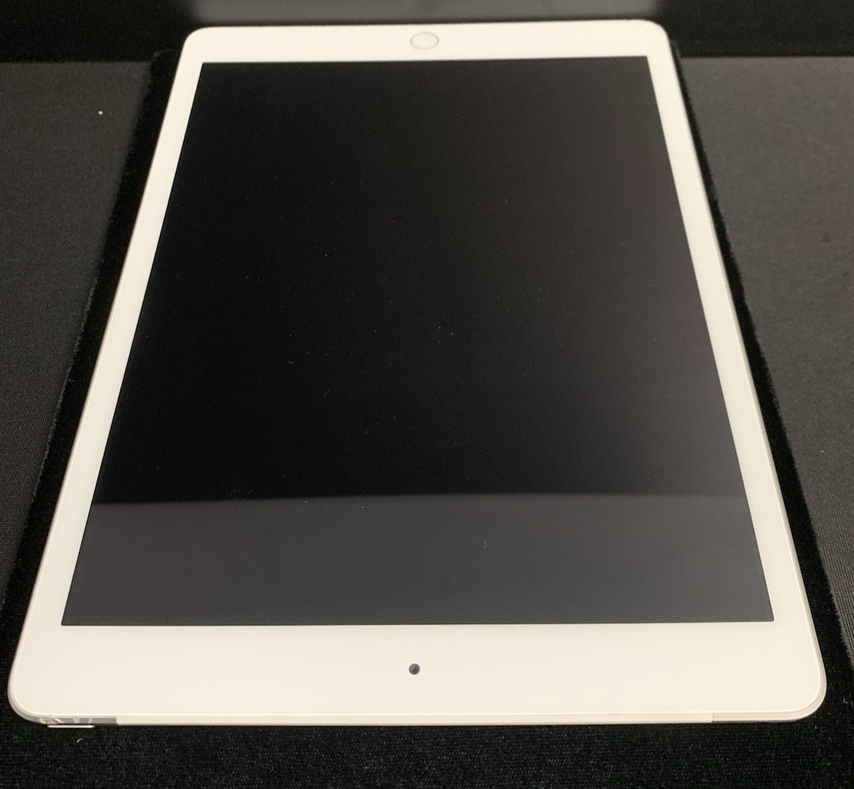 APPLE IPAD A2428 – 10.2″/8TH GEN/32GB/GOLD – PARTS ONLY