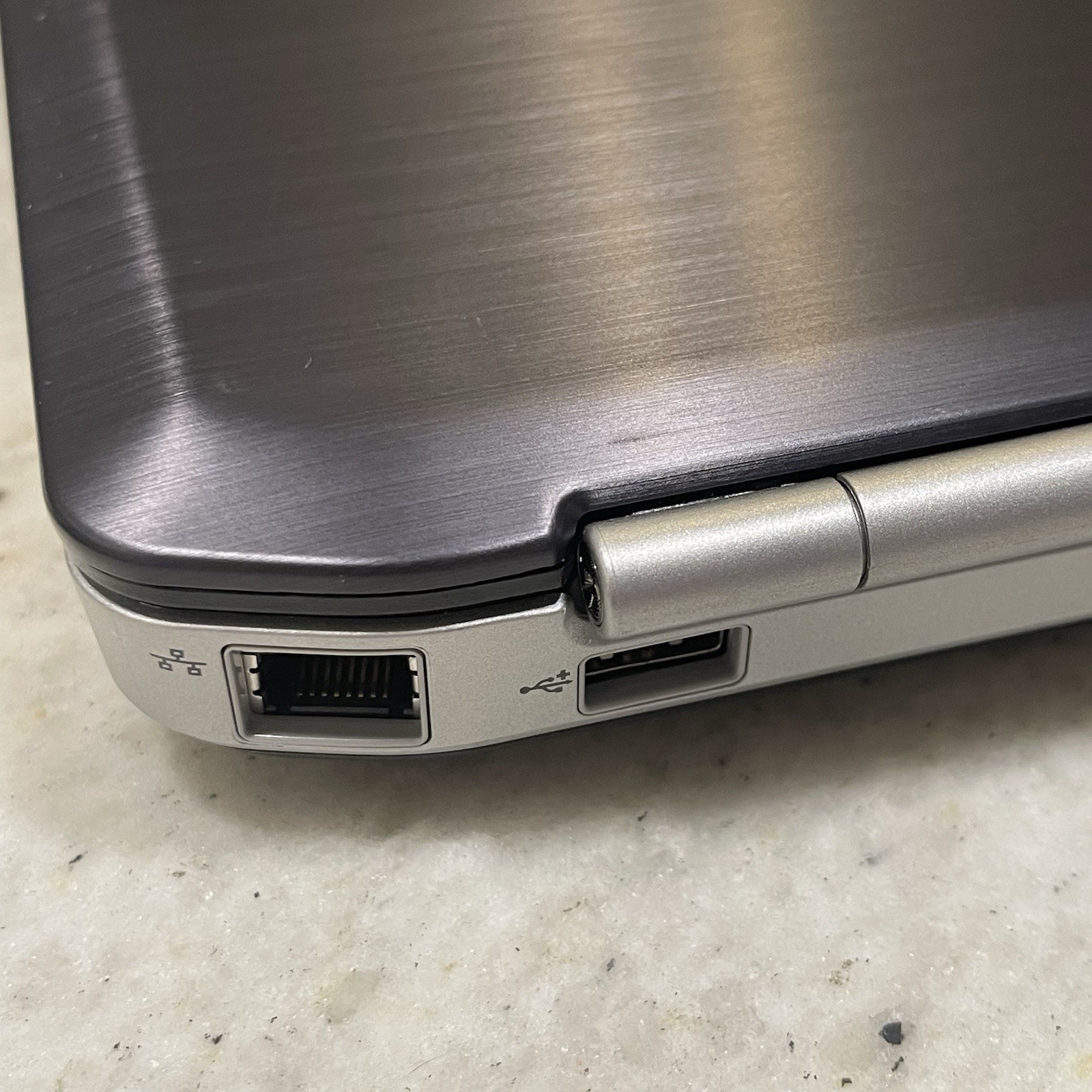 Dell Latitude E5520 i3-2350M CPU@2.30GHz No RAM No HDD/SSD NoOS Tested To Bios