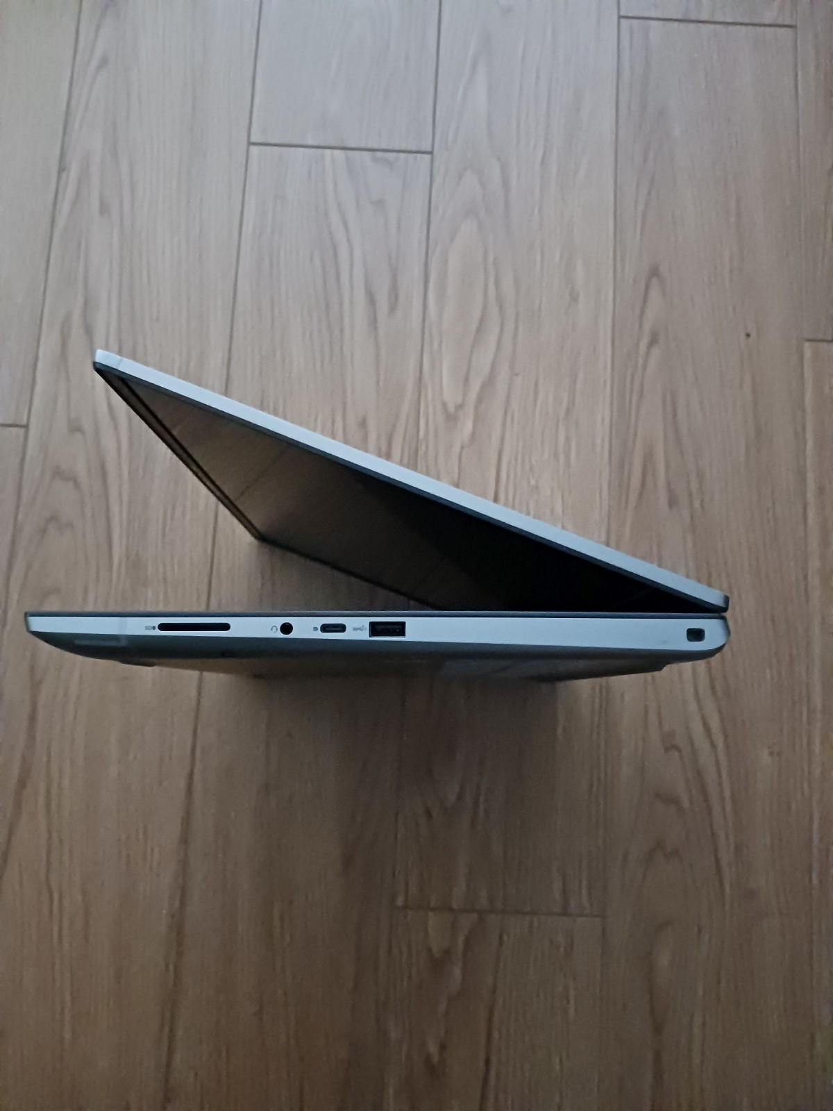 Dell Precision 7680 16 FHD+ 2.1GHz i7-13850HX 32GB 2TB SSD Nvidia RTX 1000 ADA