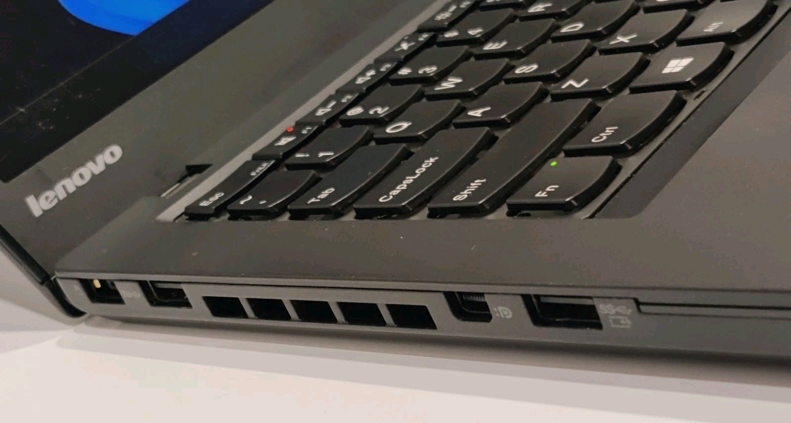 Lenovo ThinkPad T440s 14″ (240GB SSD, Intel Core i5-4300U, 1.90GHz, 4GB) Laptop