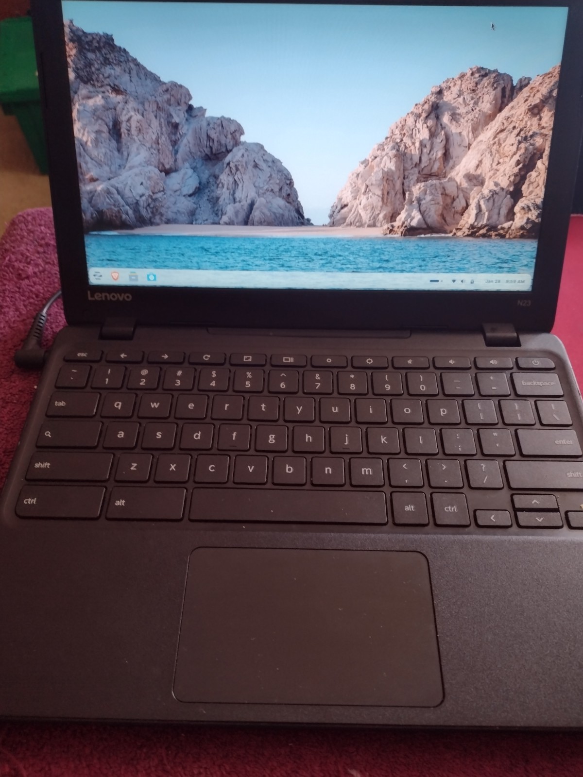 Lenovo N23 Chromebook 1.60 GHz 2GB Ram 16GB NICE CLEAN ZORIN OS WITH CHAGER